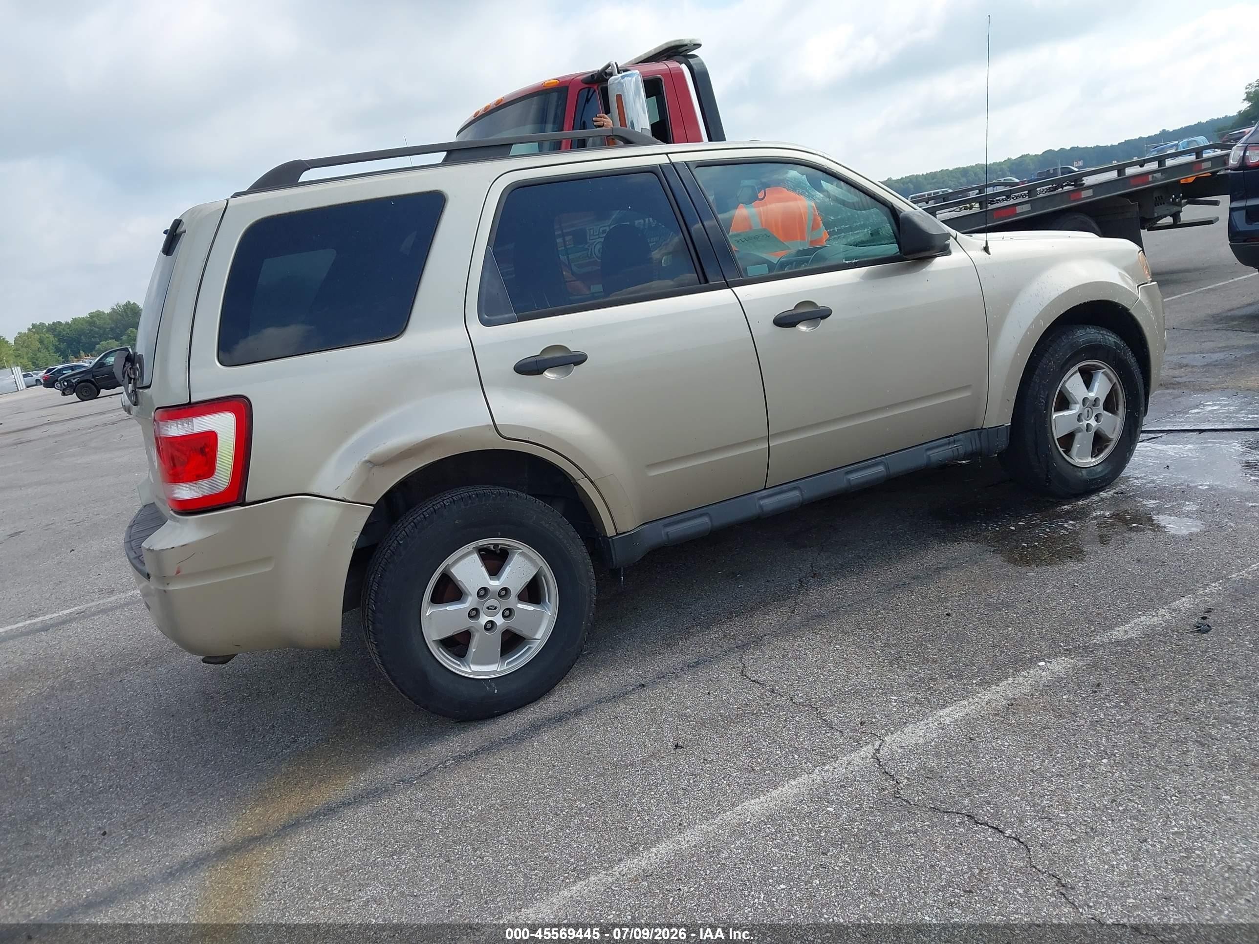 2011 Ford Escape Xlt Silver vin: 1FMCU0D70BKB67051