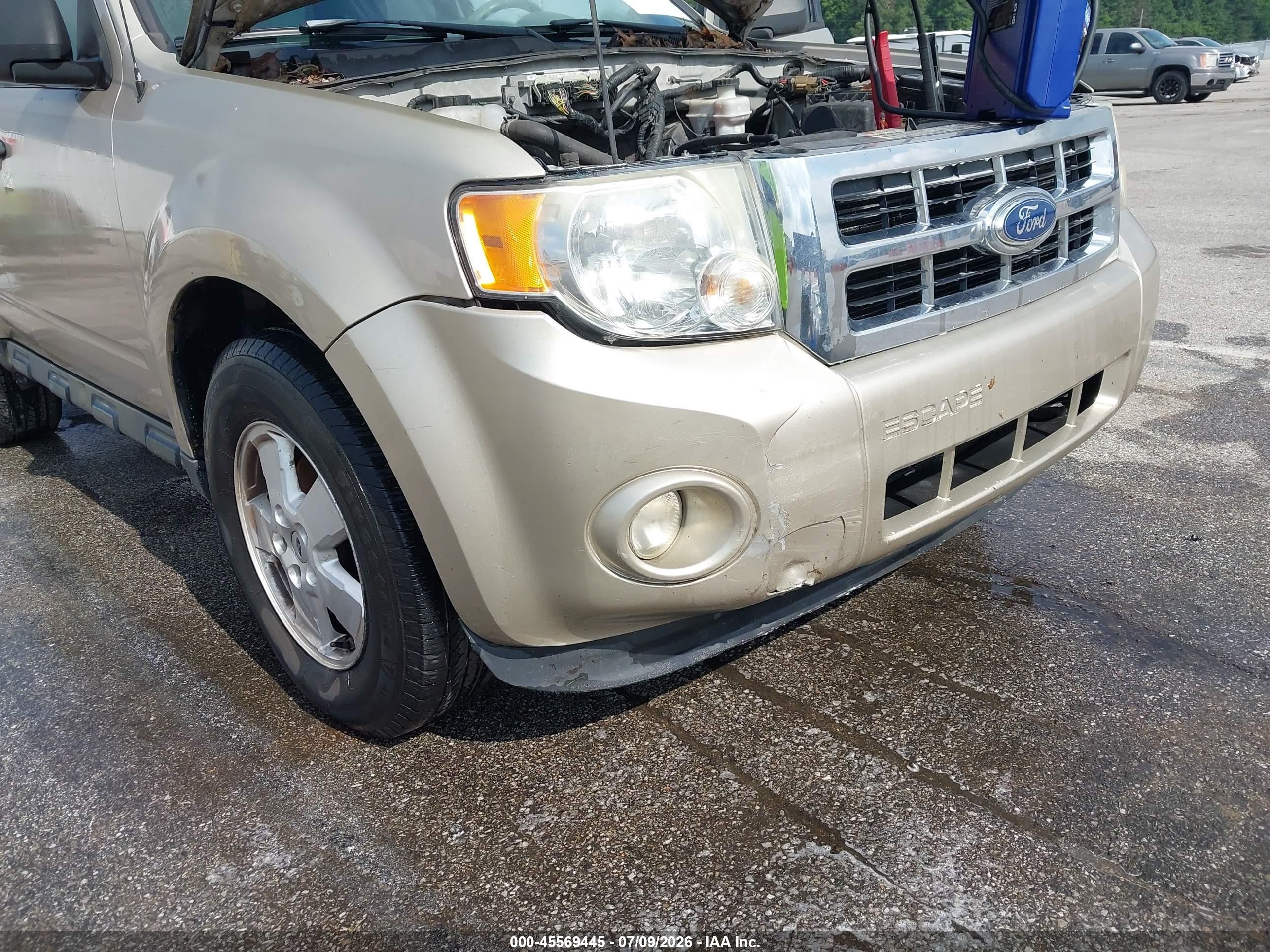 2011 Ford Escape Xlt Silver vin: 1FMCU0D70BKB67051