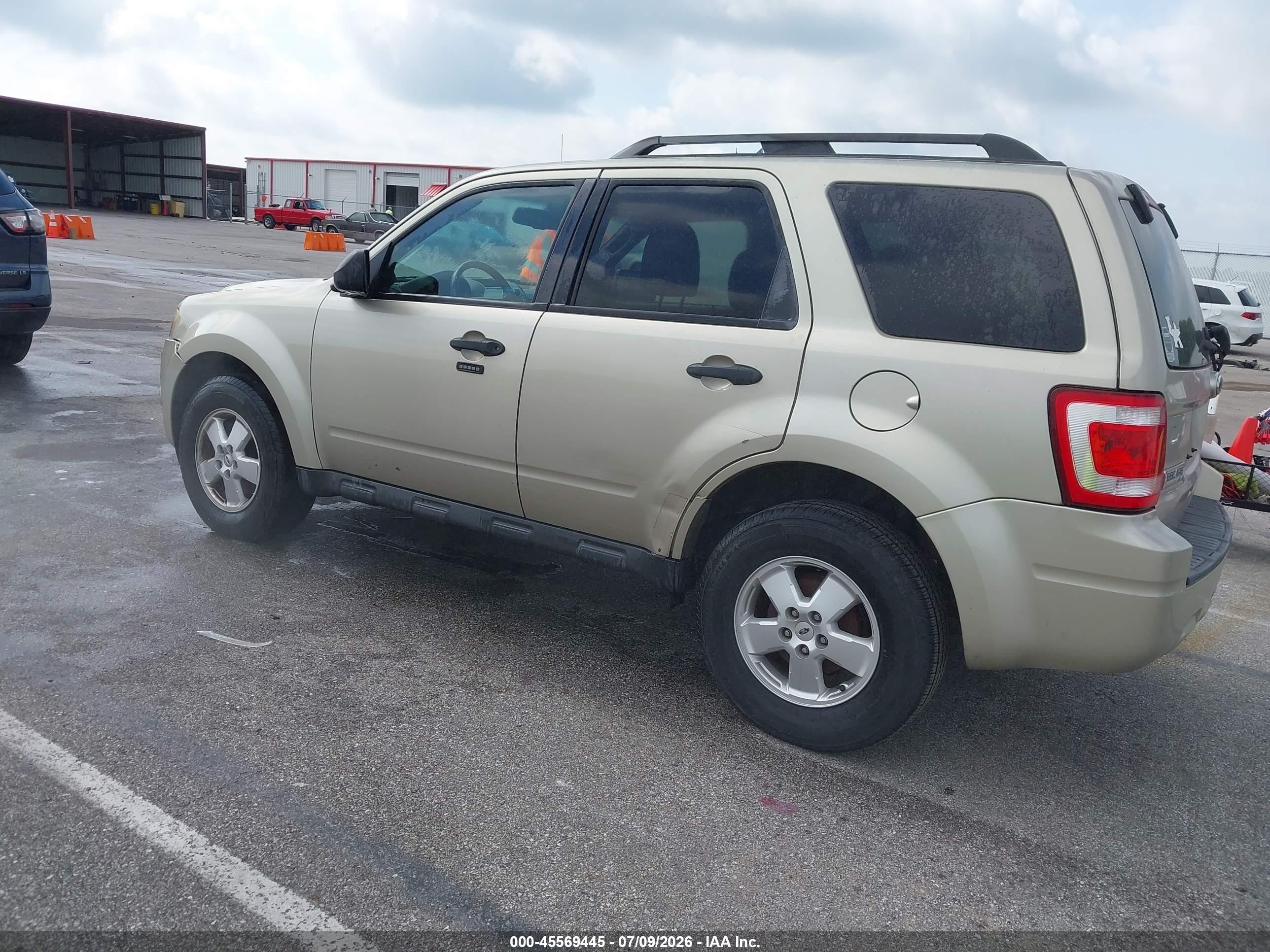 2011 Ford Escape Xlt Silver vin: 1FMCU0D70BKB67051