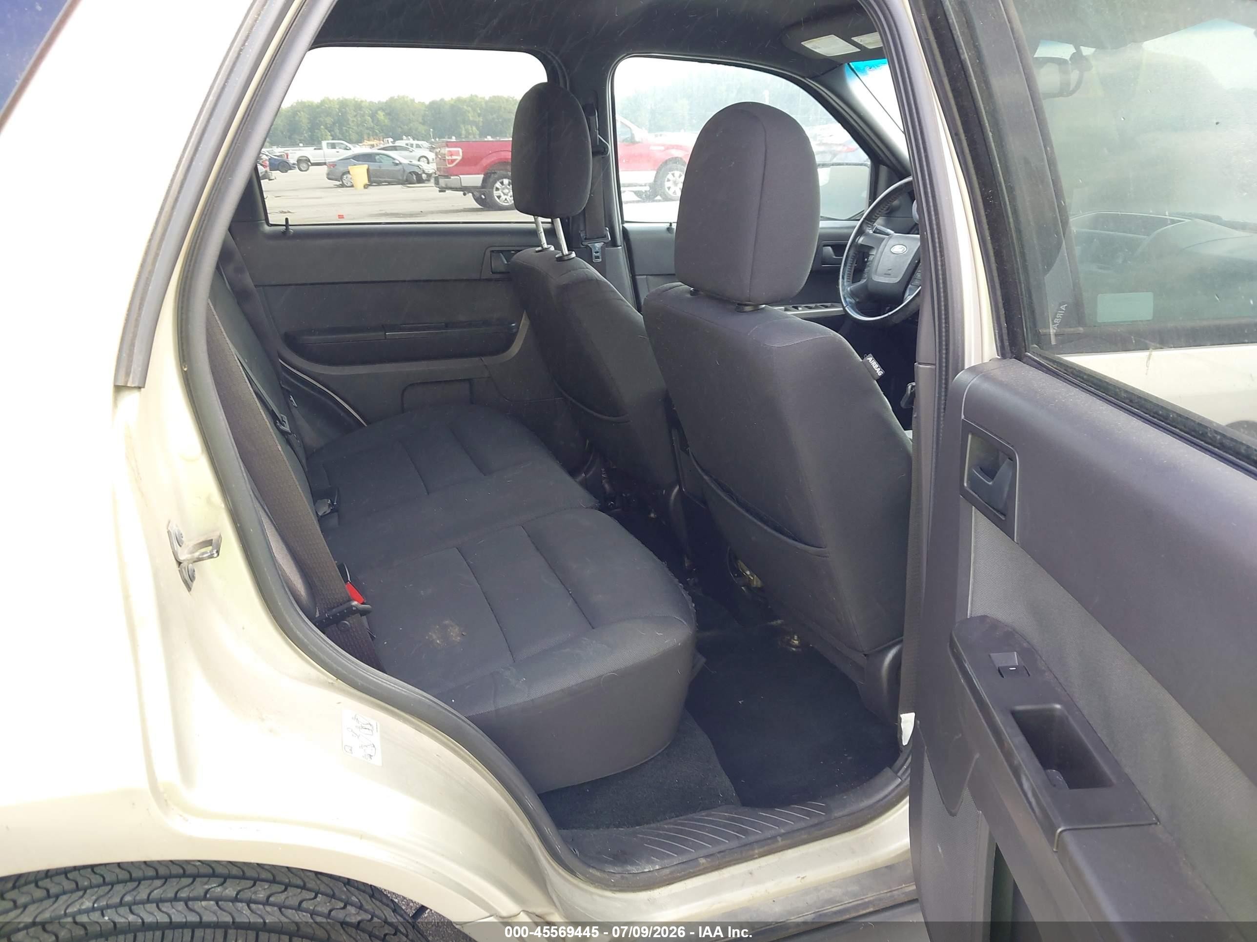 2011 Ford Escape Xlt Silver vin: 1FMCU0D70BKB67051