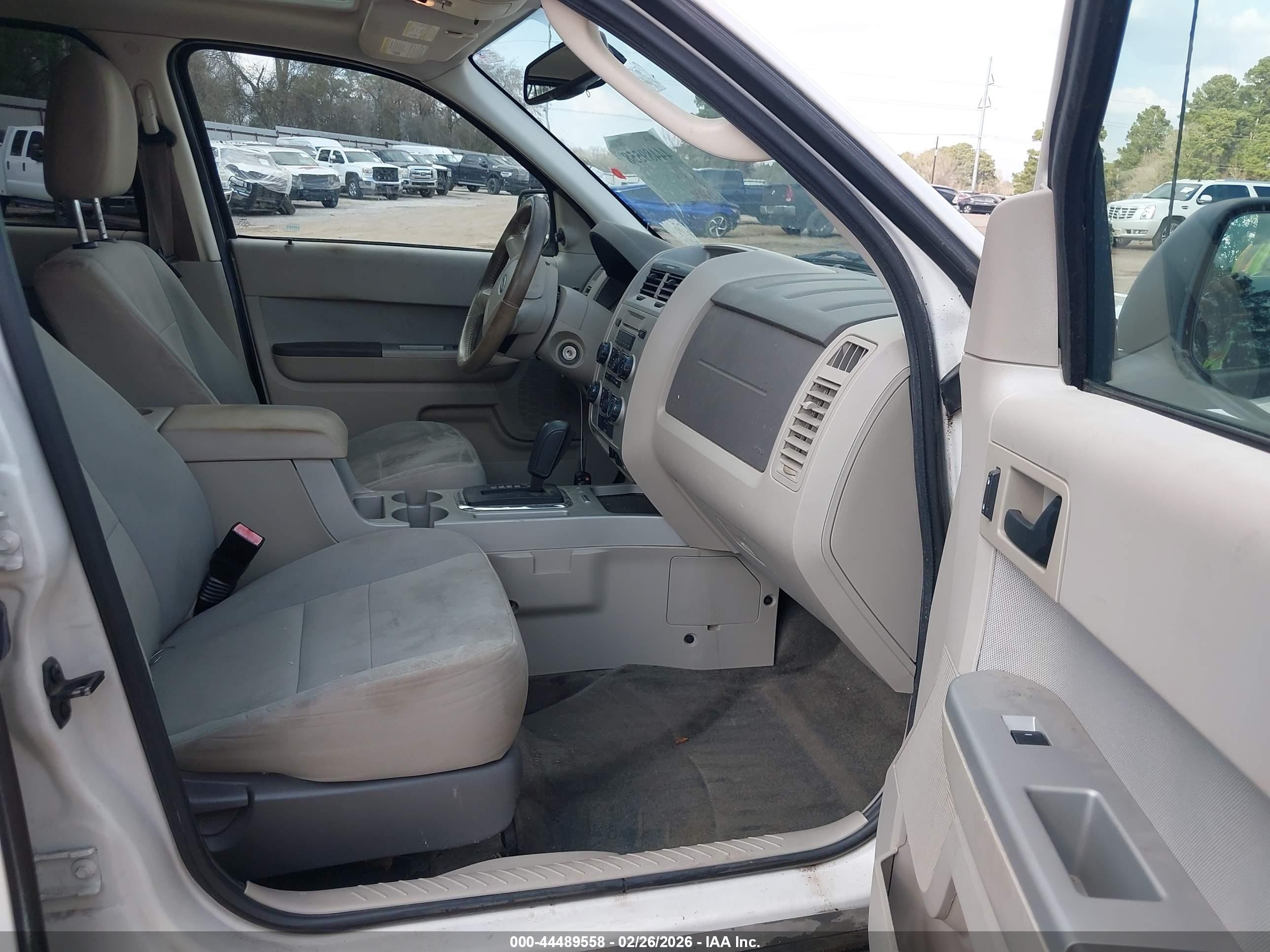 2012 Ford Escape Xlt White vin: 1FMCU0D70CKB78052