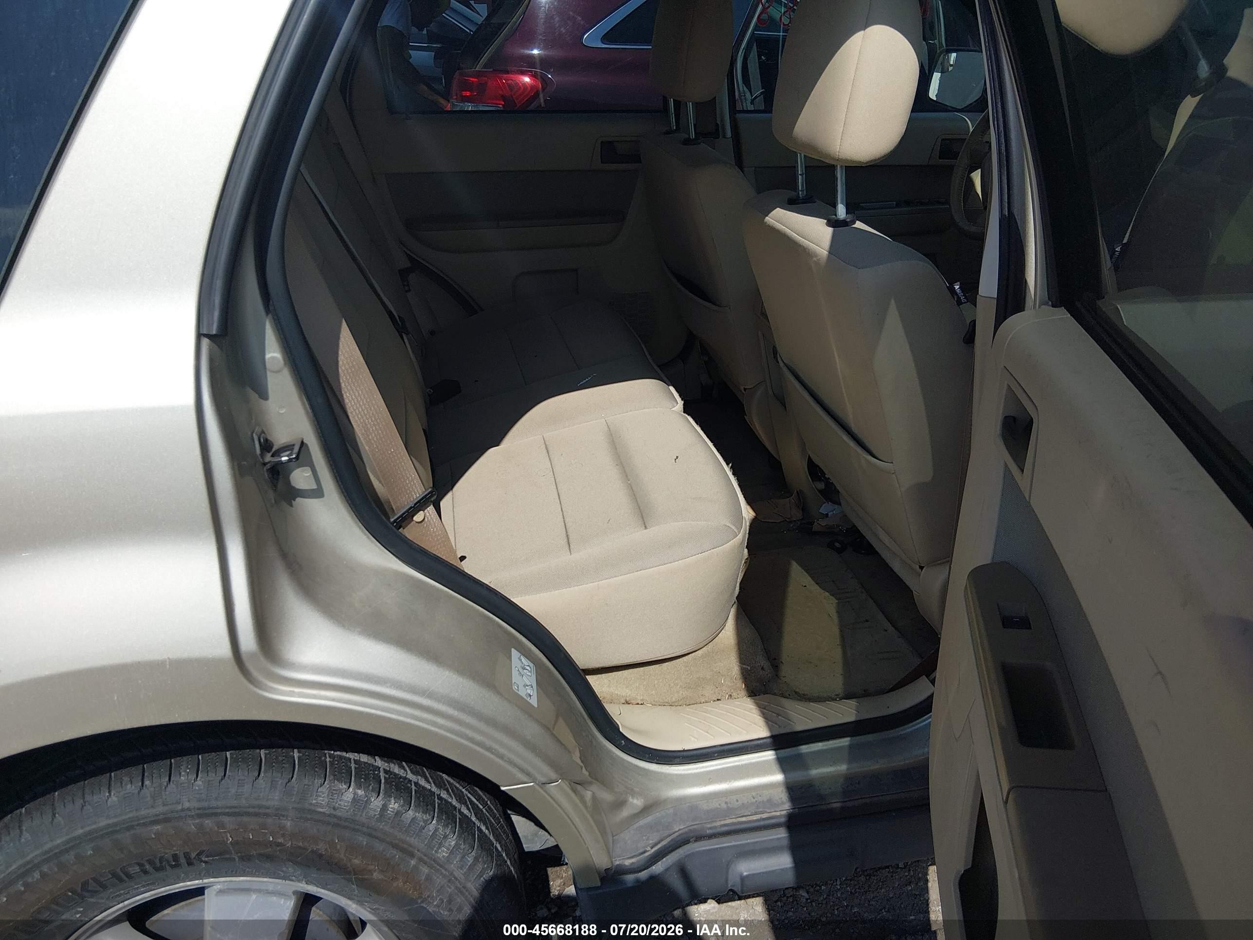 2012 Ford Escape Xlt Золотой vin: 1FMCU0D70CKC13382