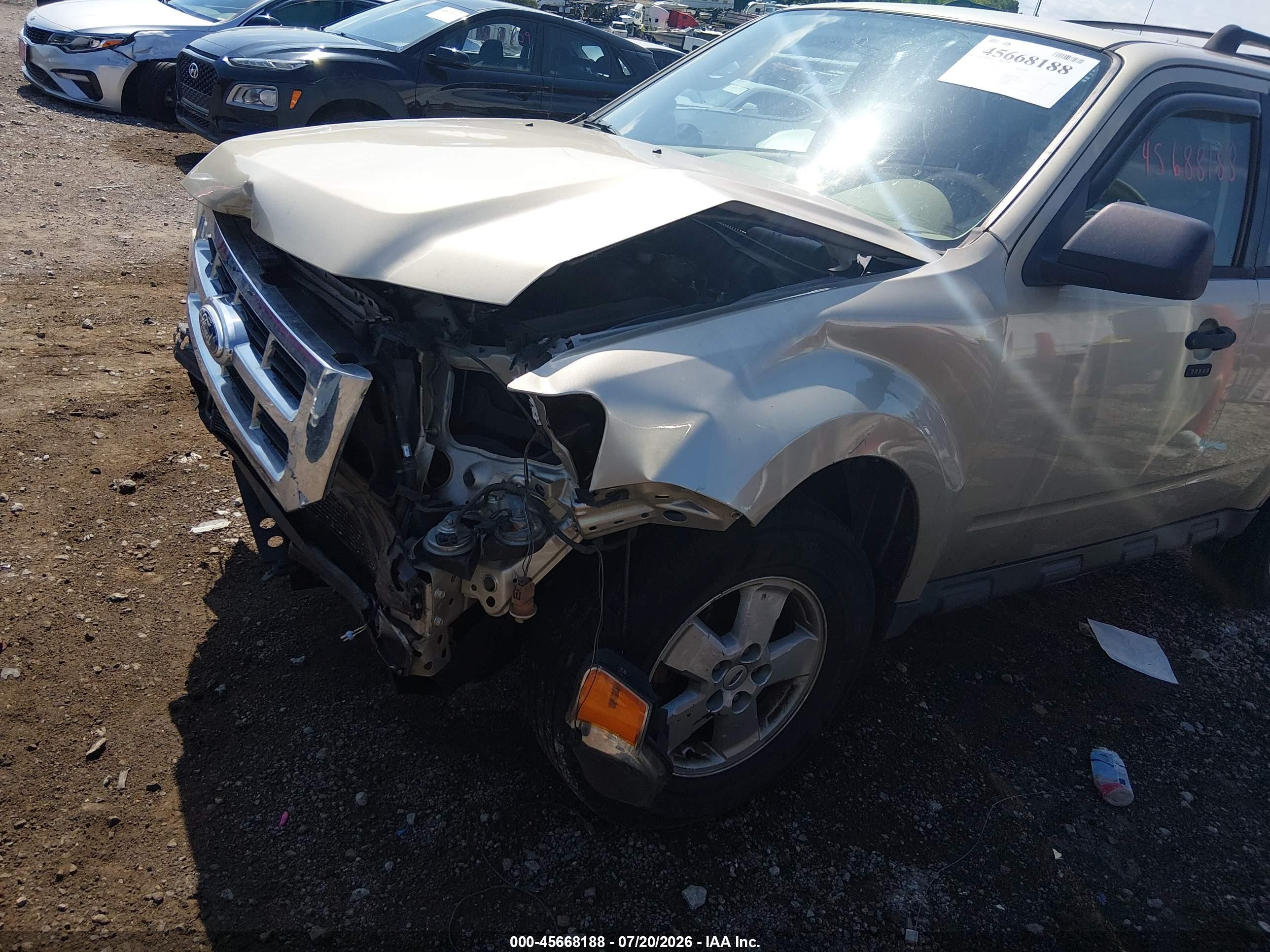 2012 Ford Escape Xlt Золотой vin: 1FMCU0D70CKC13382