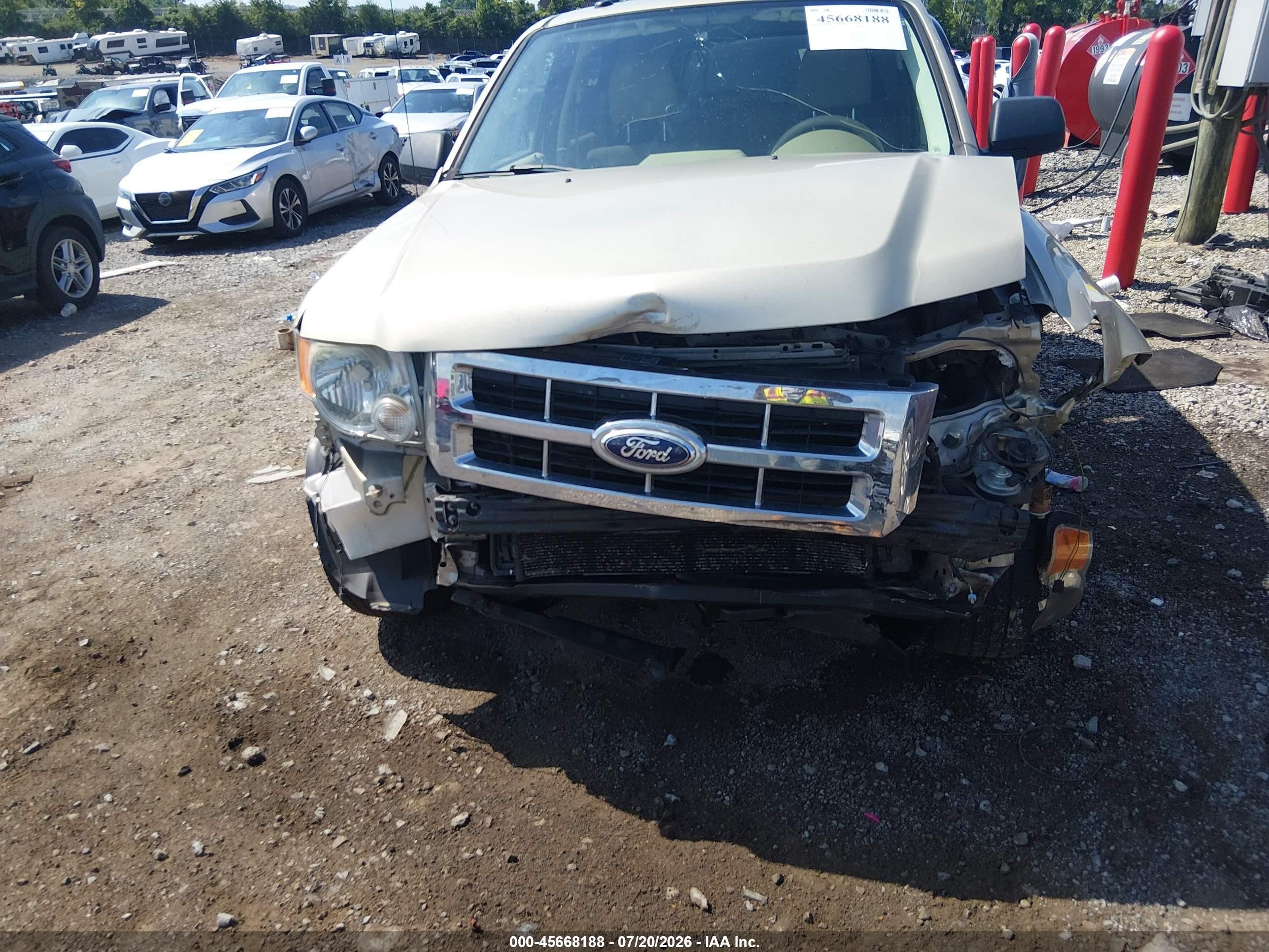 2012 Ford Escape Xlt Золотой vin: 1FMCU0D70CKC13382