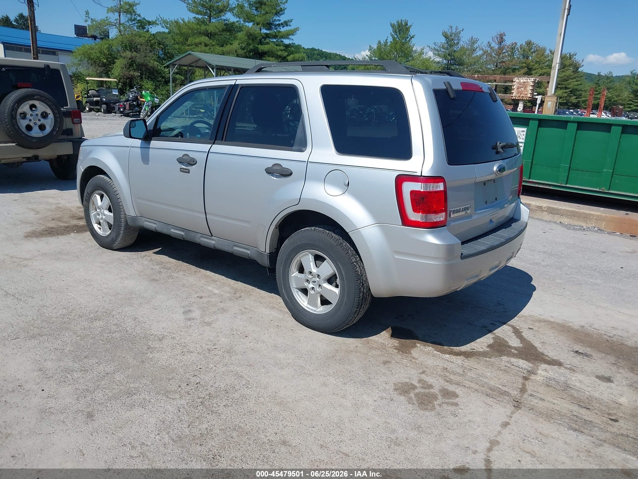 2010 Ford Escape Xlt Silver vin: 1FMCU0D71AKA31915