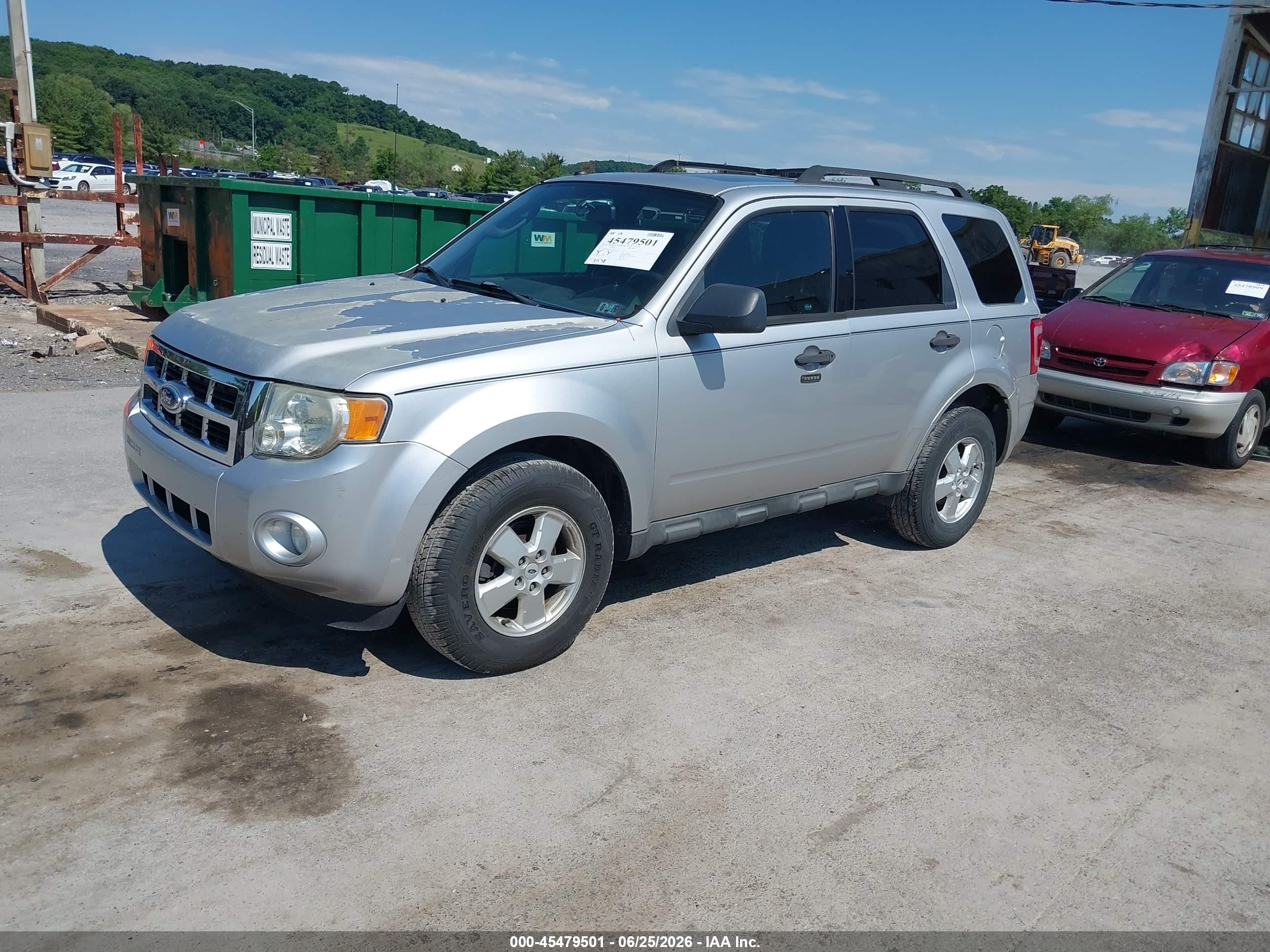 2010 Ford Escape Xlt Silver vin: 1FMCU0D71AKA31915