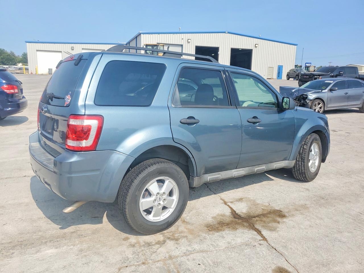 2010 Ford Escape Xlt Blue vin: 1FMCU0D71AKB28192