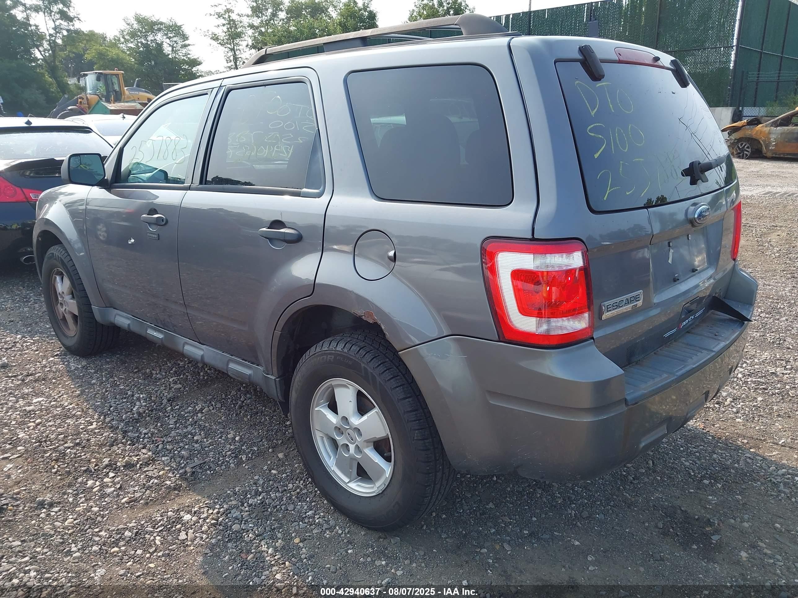 2011 Ford Escape Xlt Gray vin: 1FMCU0D71BKA03047