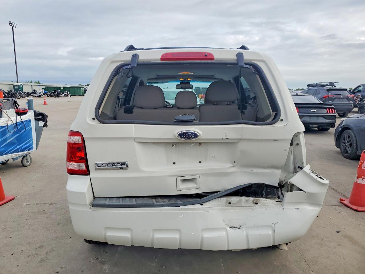 2011 Ford Escape Xlt Белый vin: 1FMCU0D71BKC10330