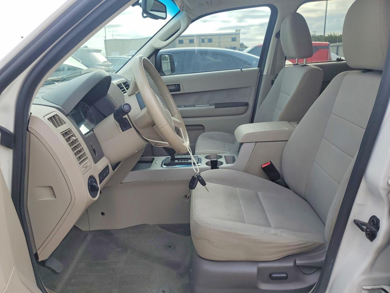 2011 Ford Escape Xlt Белый vin: 1FMCU0D71BKC10330