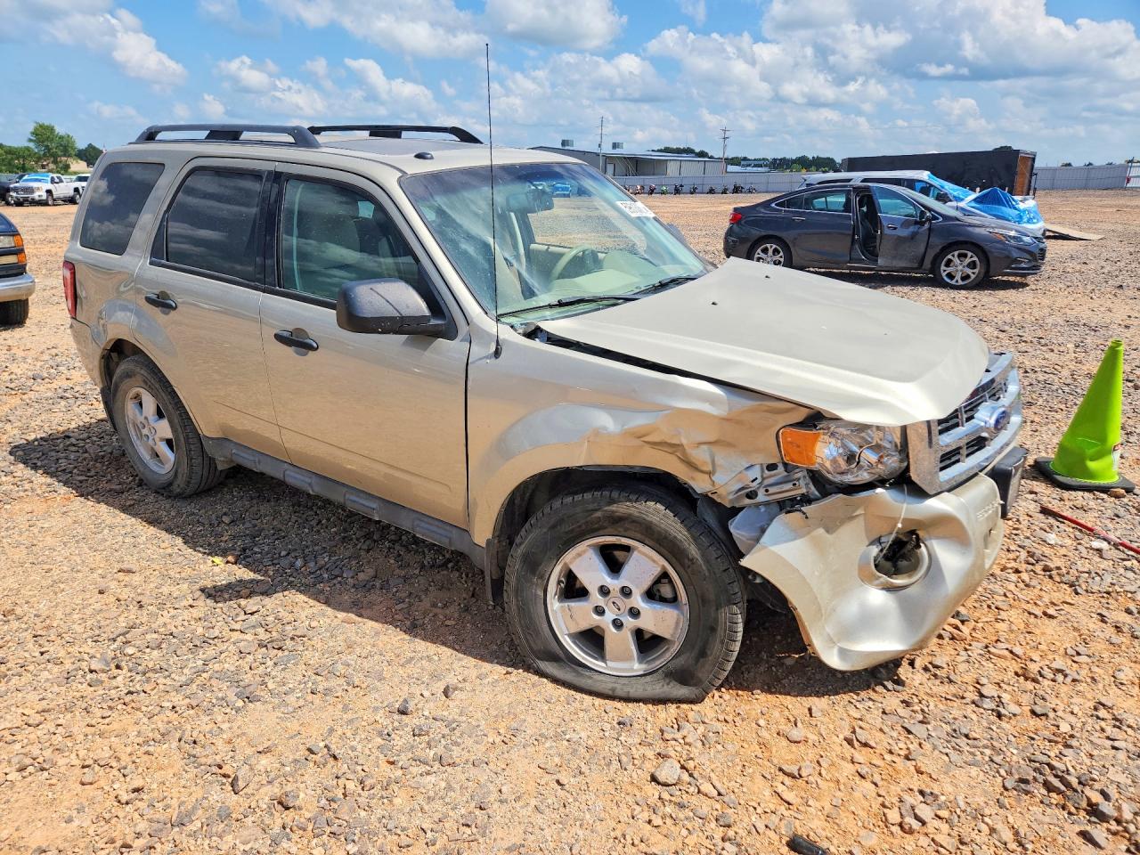 2012 Ford Escape Xlt Beige vin: 1FMCU0D71CKB39017