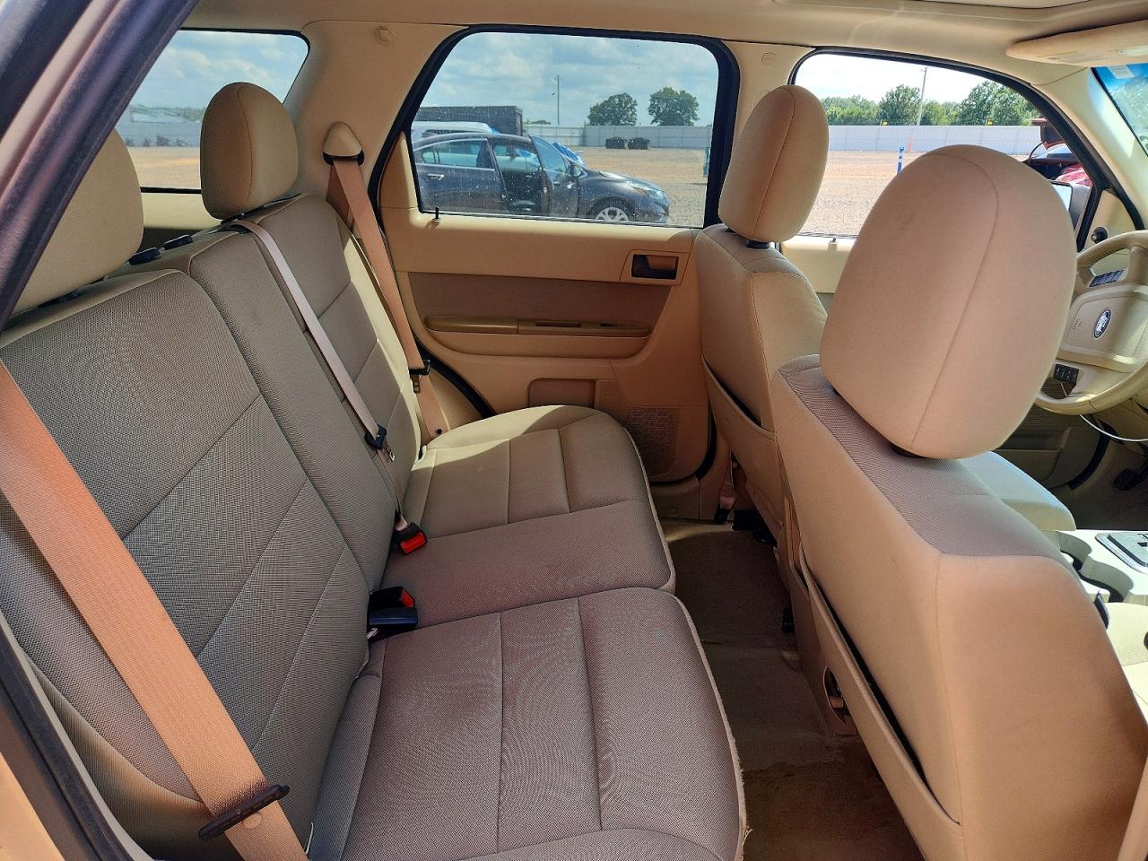2012 Ford Escape Xlt Beige vin: 1FMCU0D71CKB39017