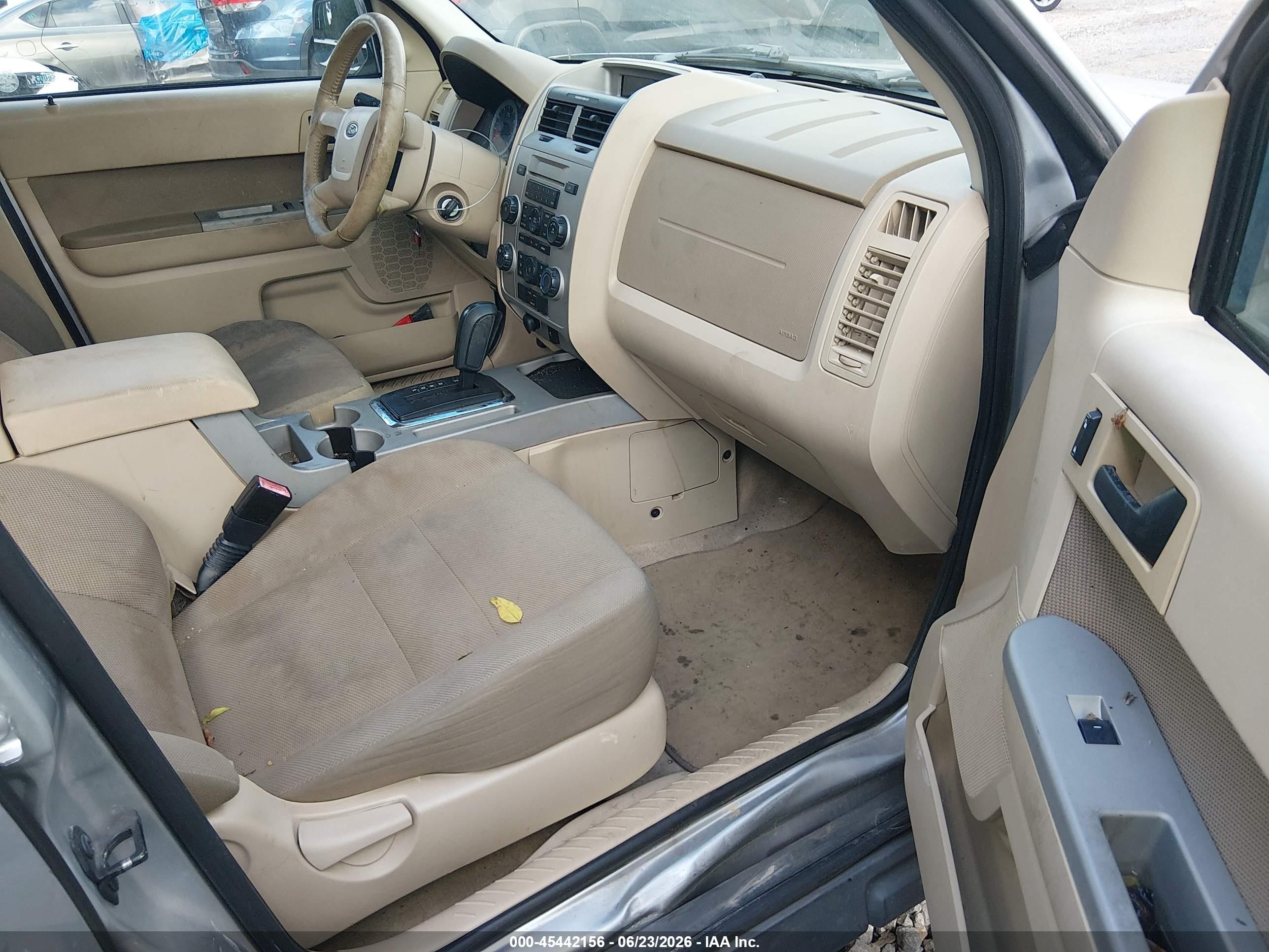 2010 Ford Escape Xlt Серый vin: 1FMCU0D72AKA30188