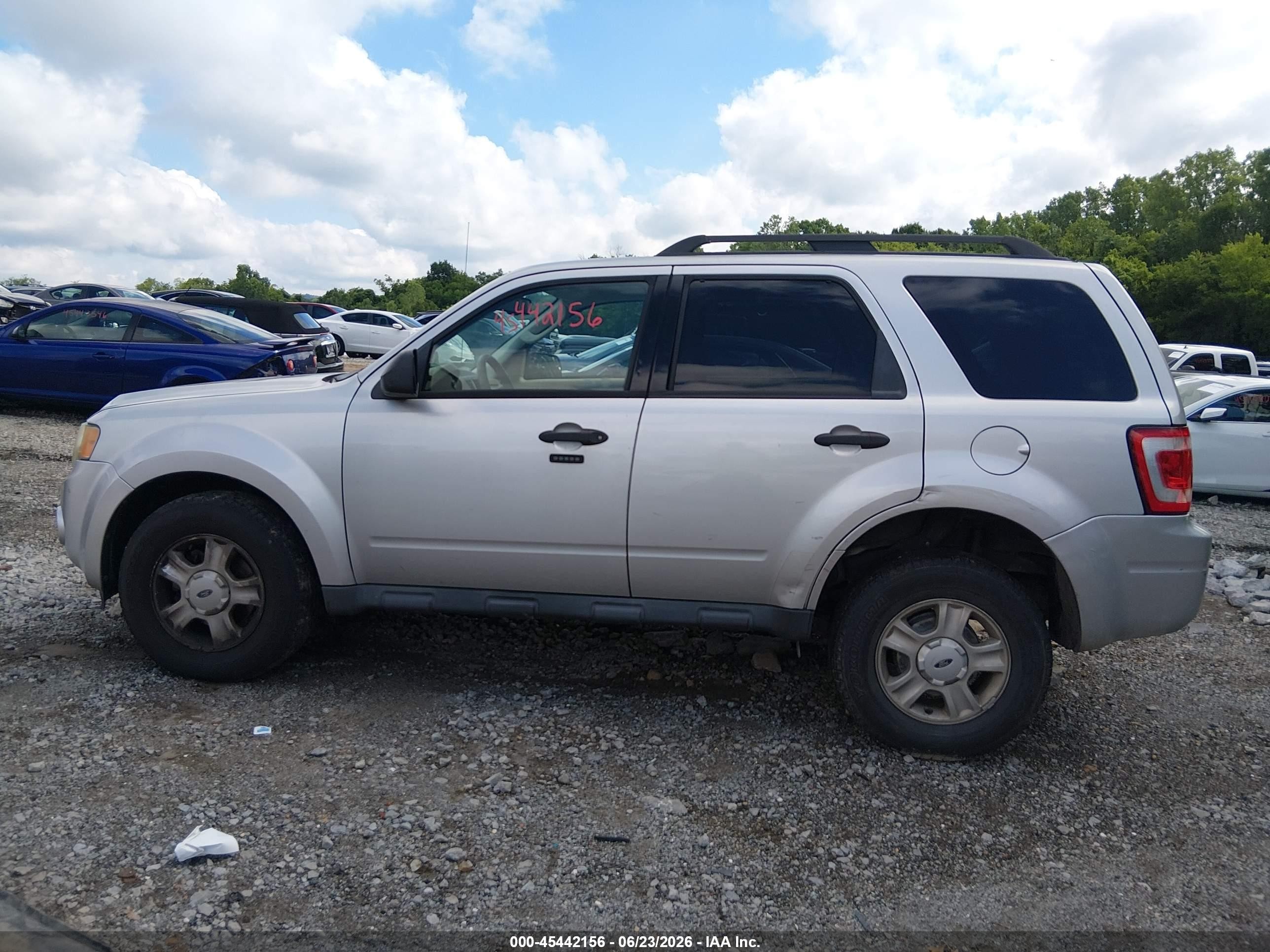 2010 Ford Escape Xlt Серый vin: 1FMCU0D72AKA30188