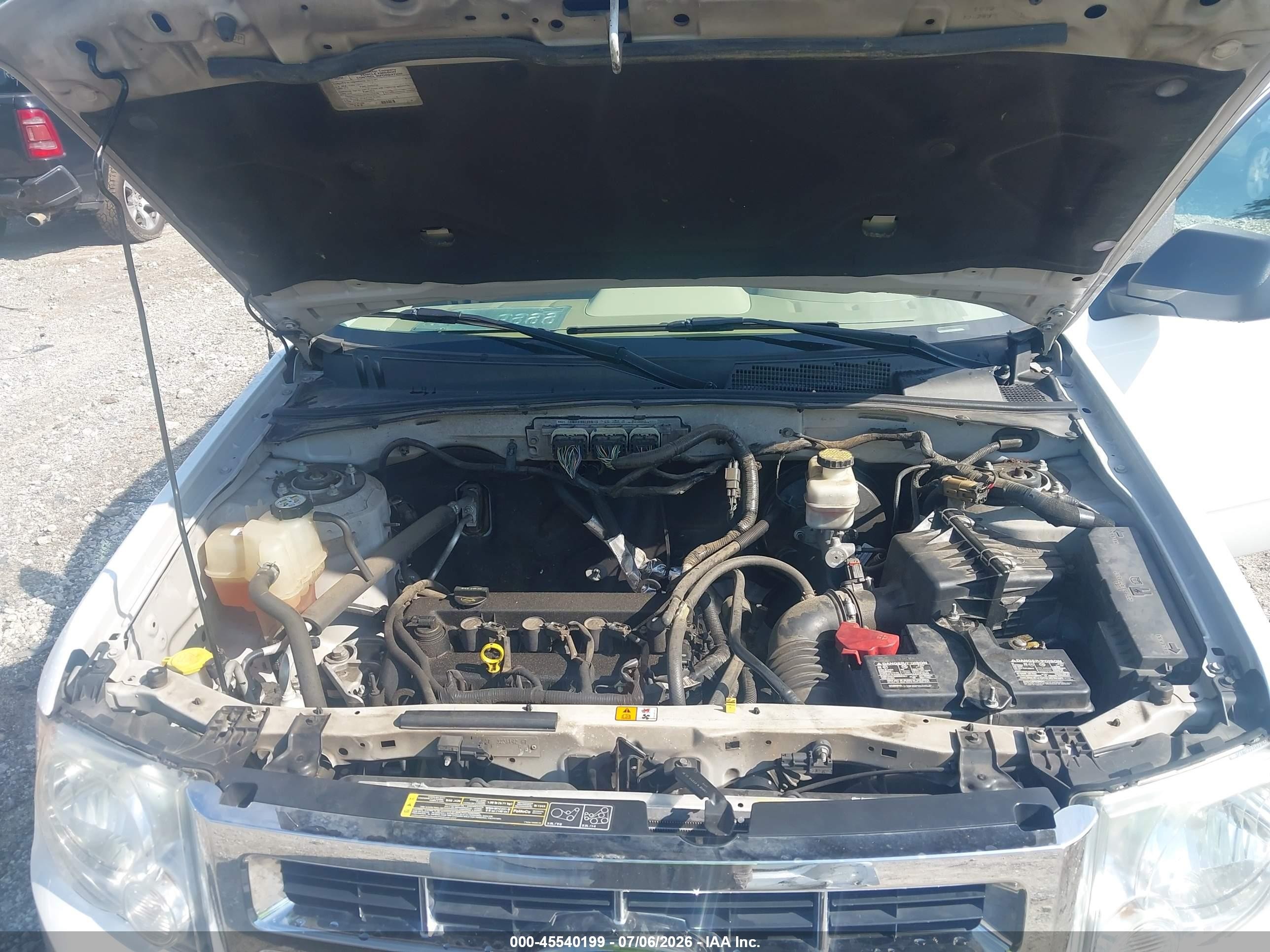 2010 Ford Escape Xlt Белый vin: 1FMCU0D72AKB11711
