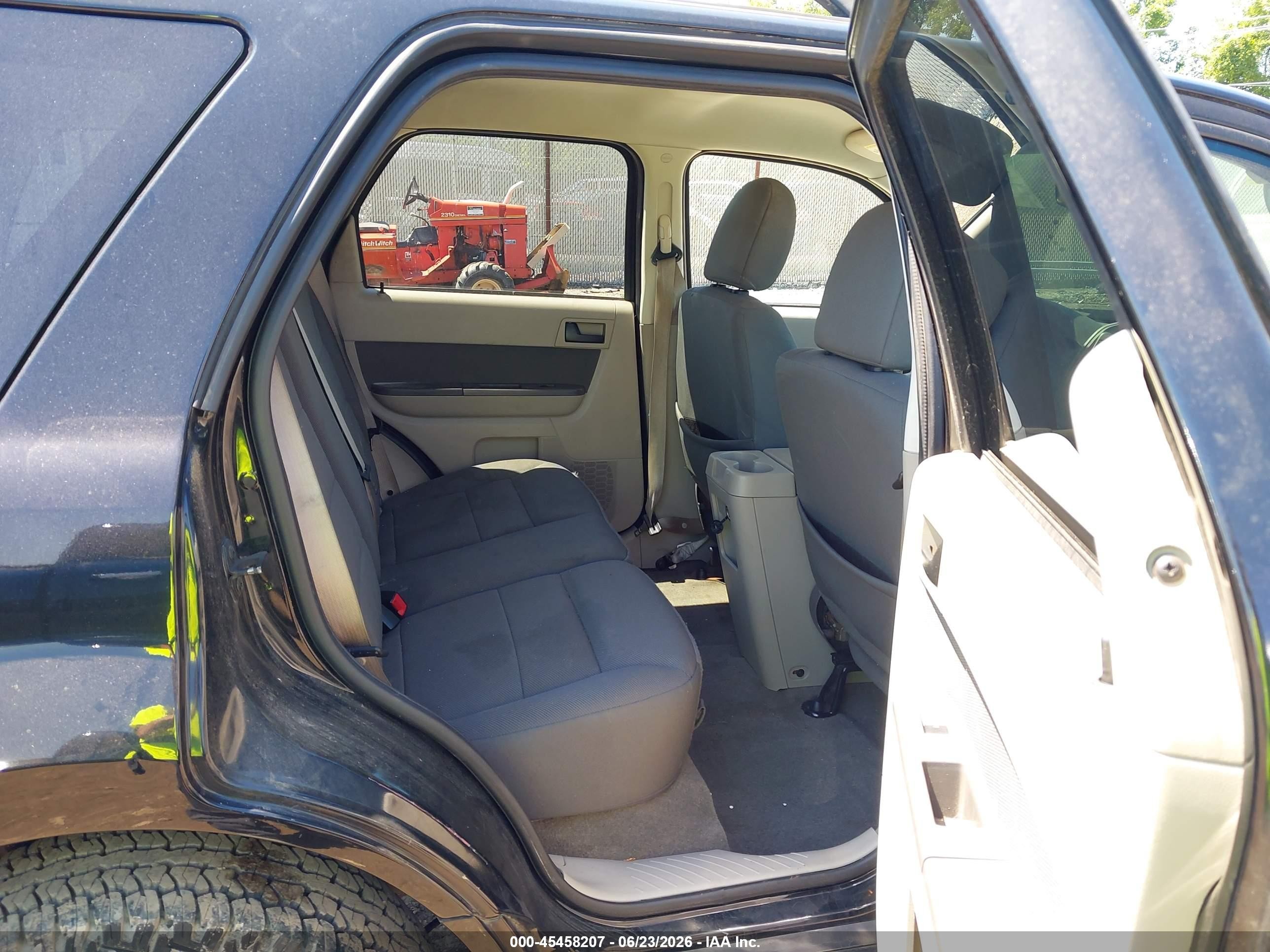 2010 Ford Escape Xlt Black vin: 1FMCU0D72AKB30887