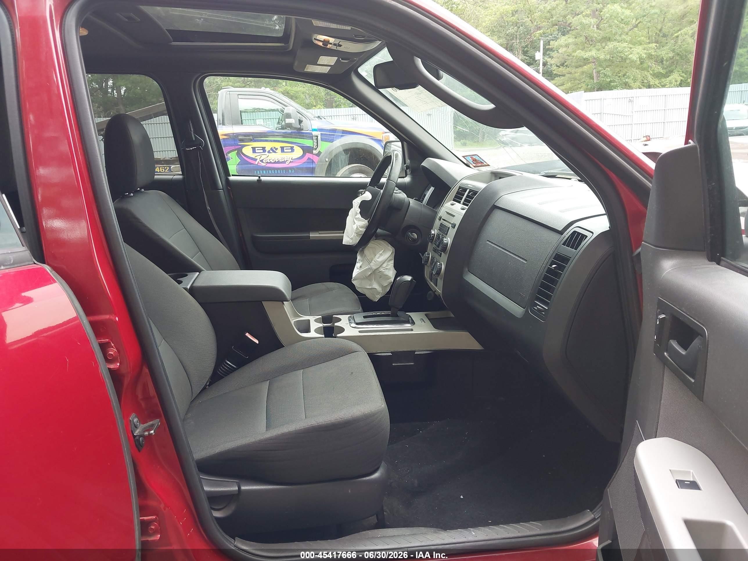 2010 Ford Escape Xlt Red vin: 1FMCU0D72AKC81471