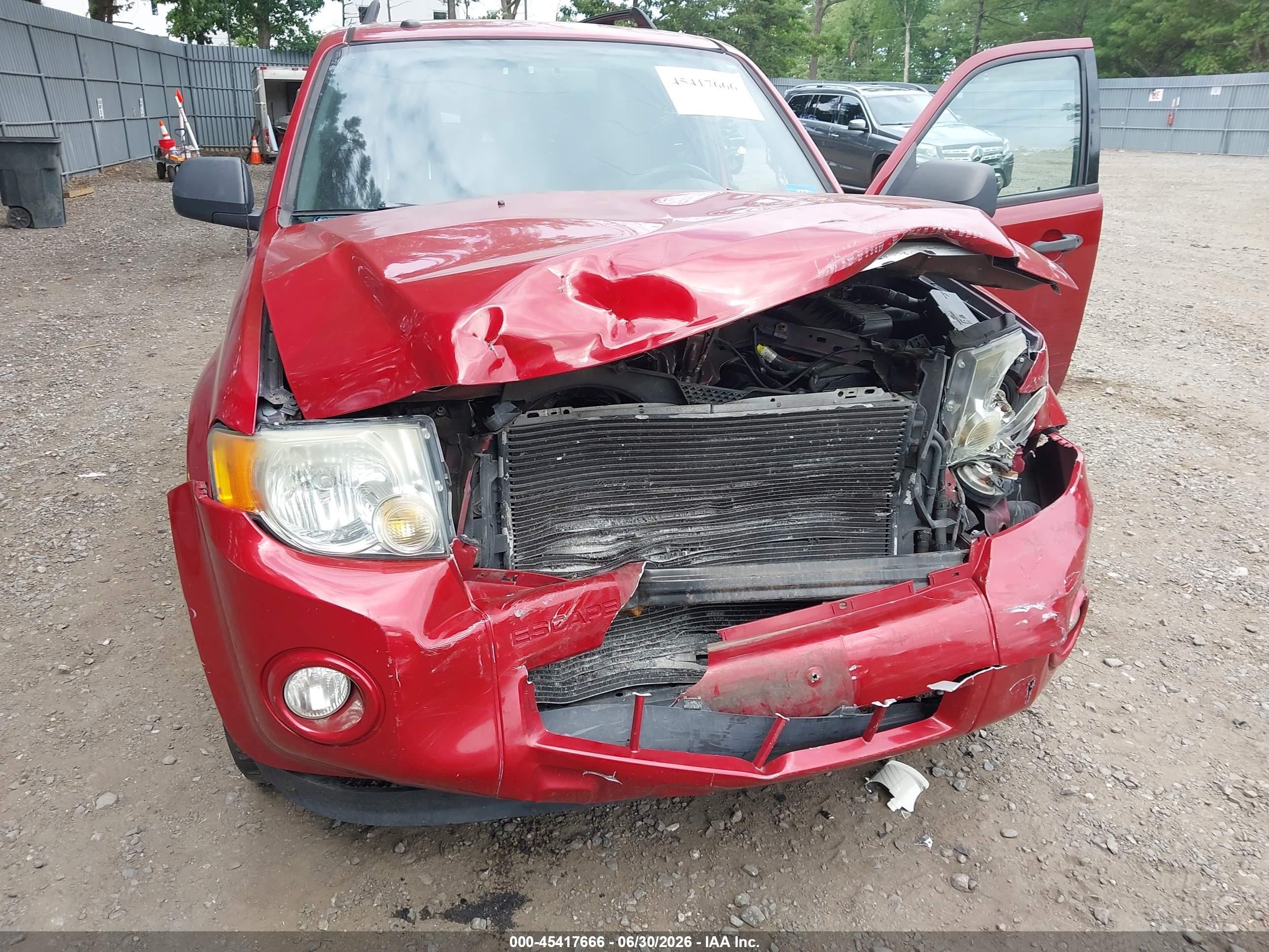 2010 Ford Escape Xlt Red vin: 1FMCU0D72AKC81471