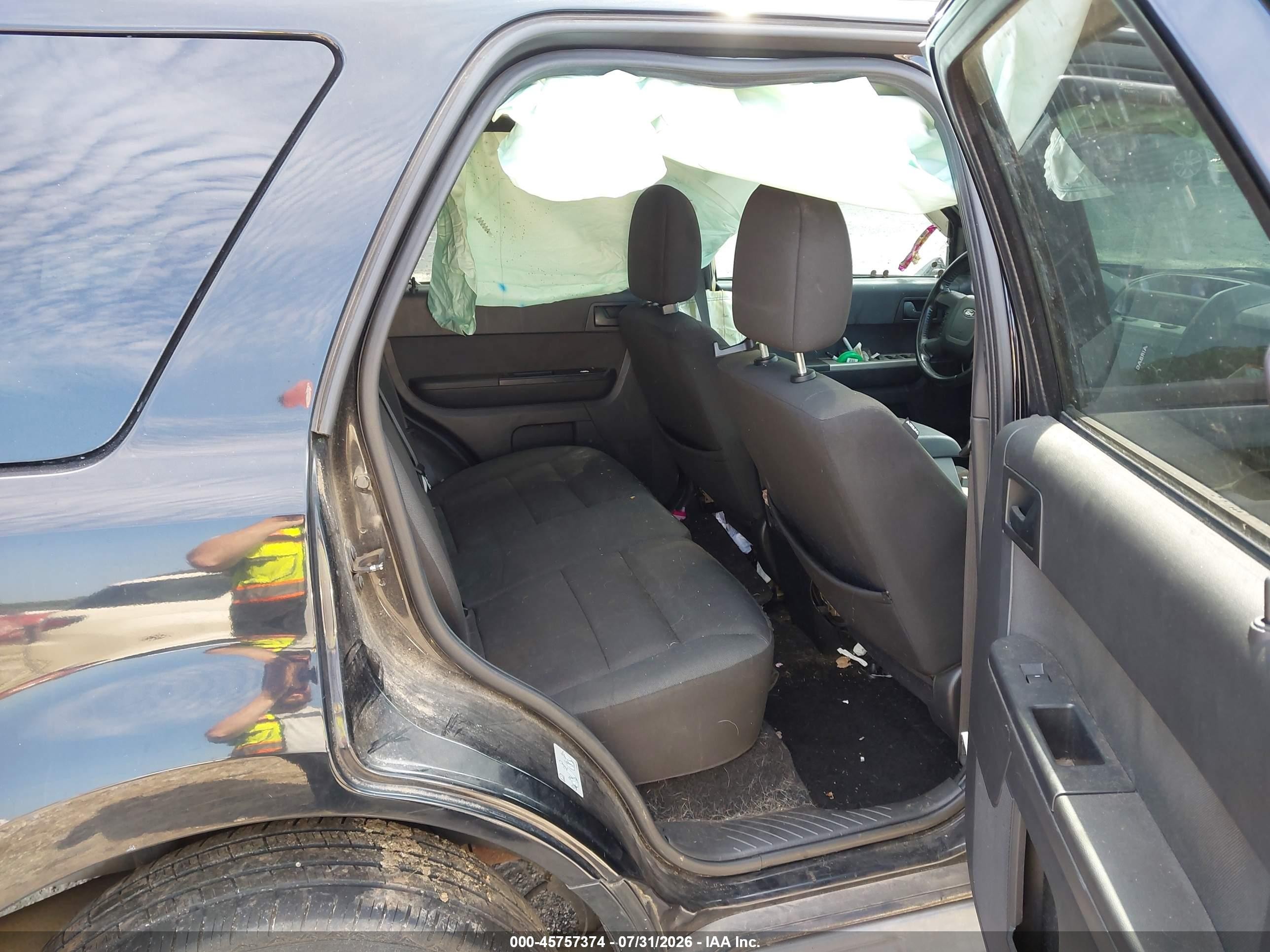 2010 Ford Escape Xlt Black vin: 1FMCU0D72AKC96021