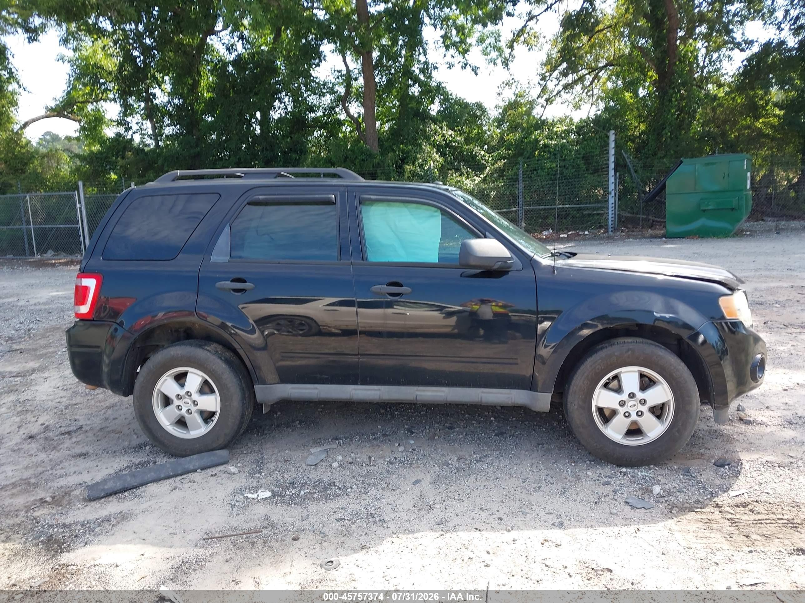 2010 Ford Escape Xlt Black vin: 1FMCU0D72AKC96021