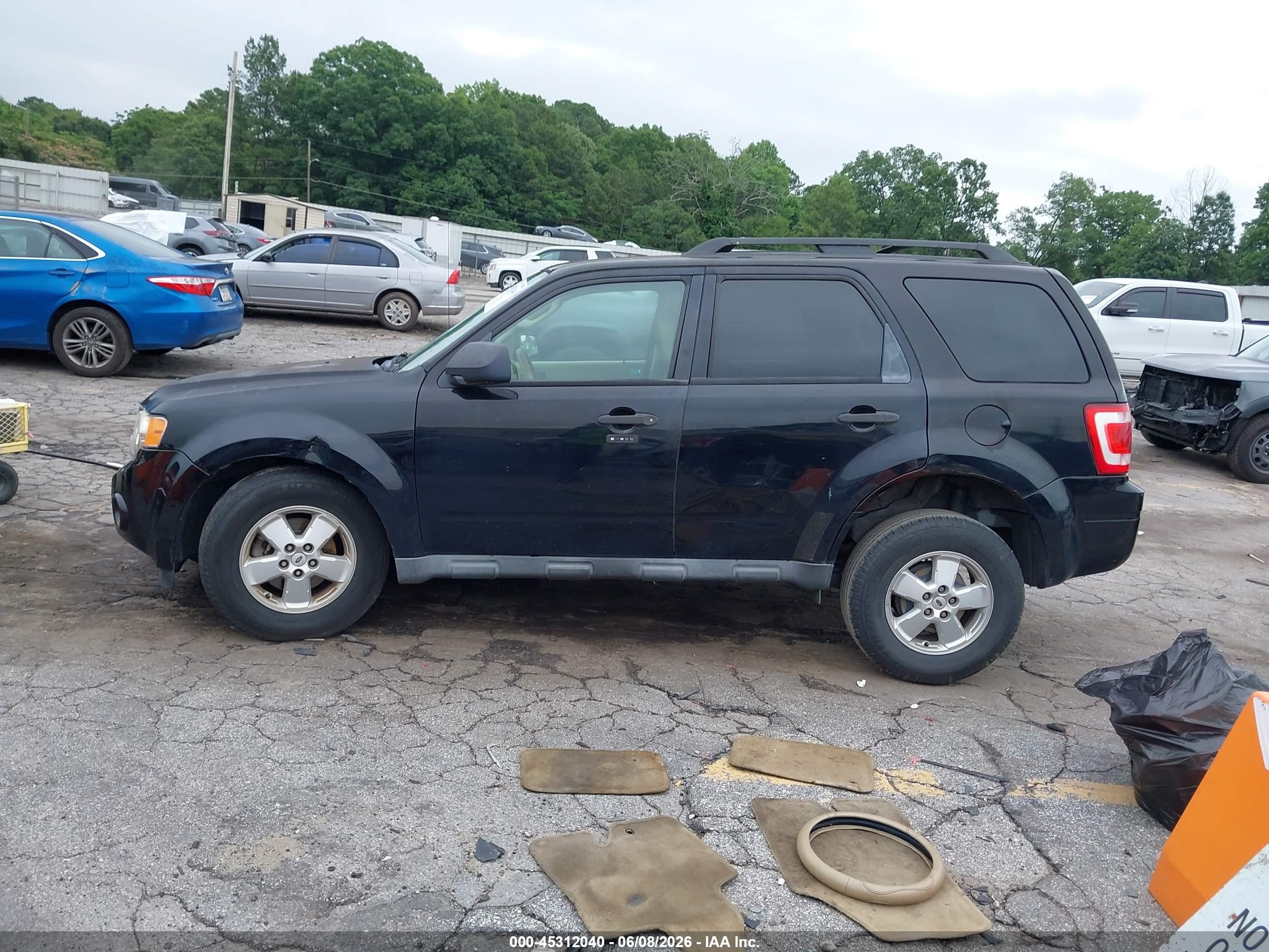 2010 Ford Escape Xlt Black vin: 1FMCU0D72AKD12010