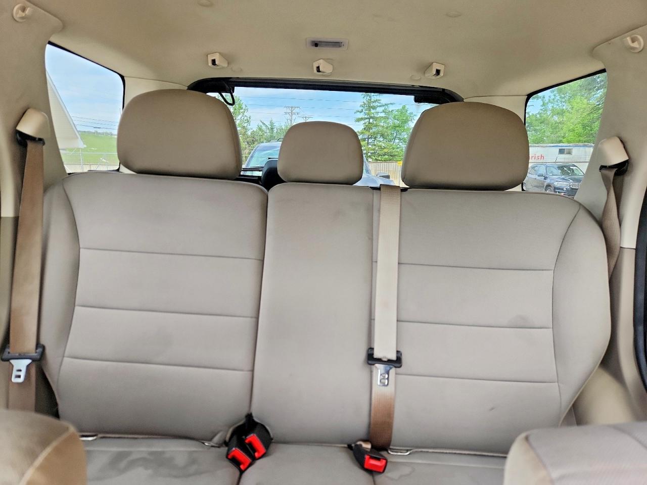 2010 Ford Escape Xlt Silver vin: 1FMCU0D72AKD44116