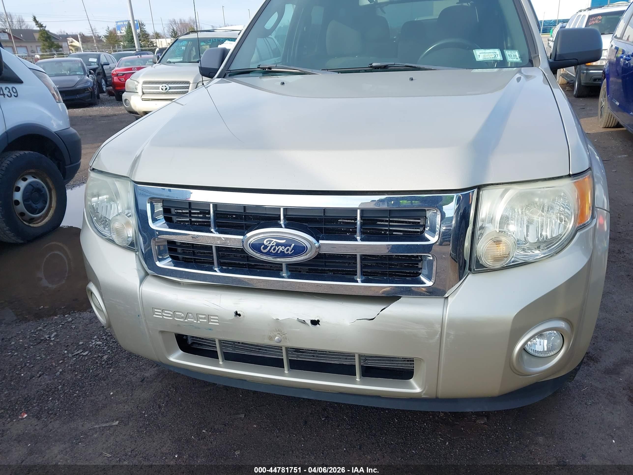 2011 Ford Escape Xlt Tan vin: 1FMCU0D72BKA03560