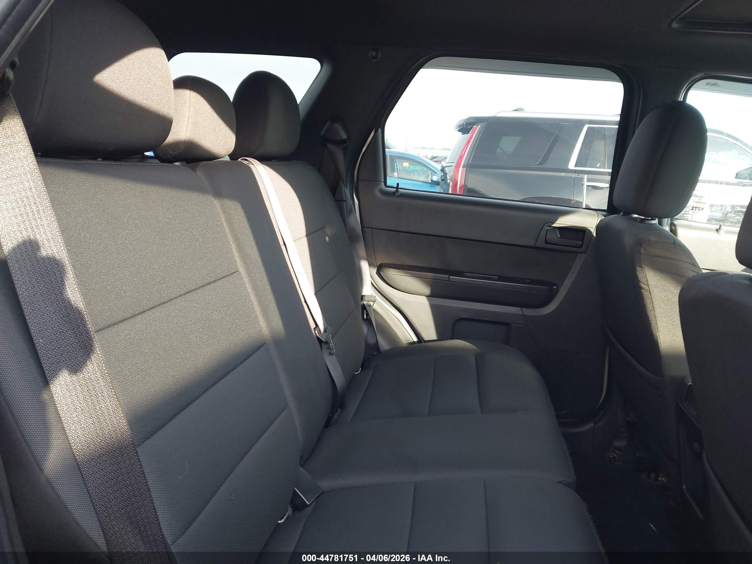 2011 Ford Escape Xlt Tan vin: 1FMCU0D72BKA03560