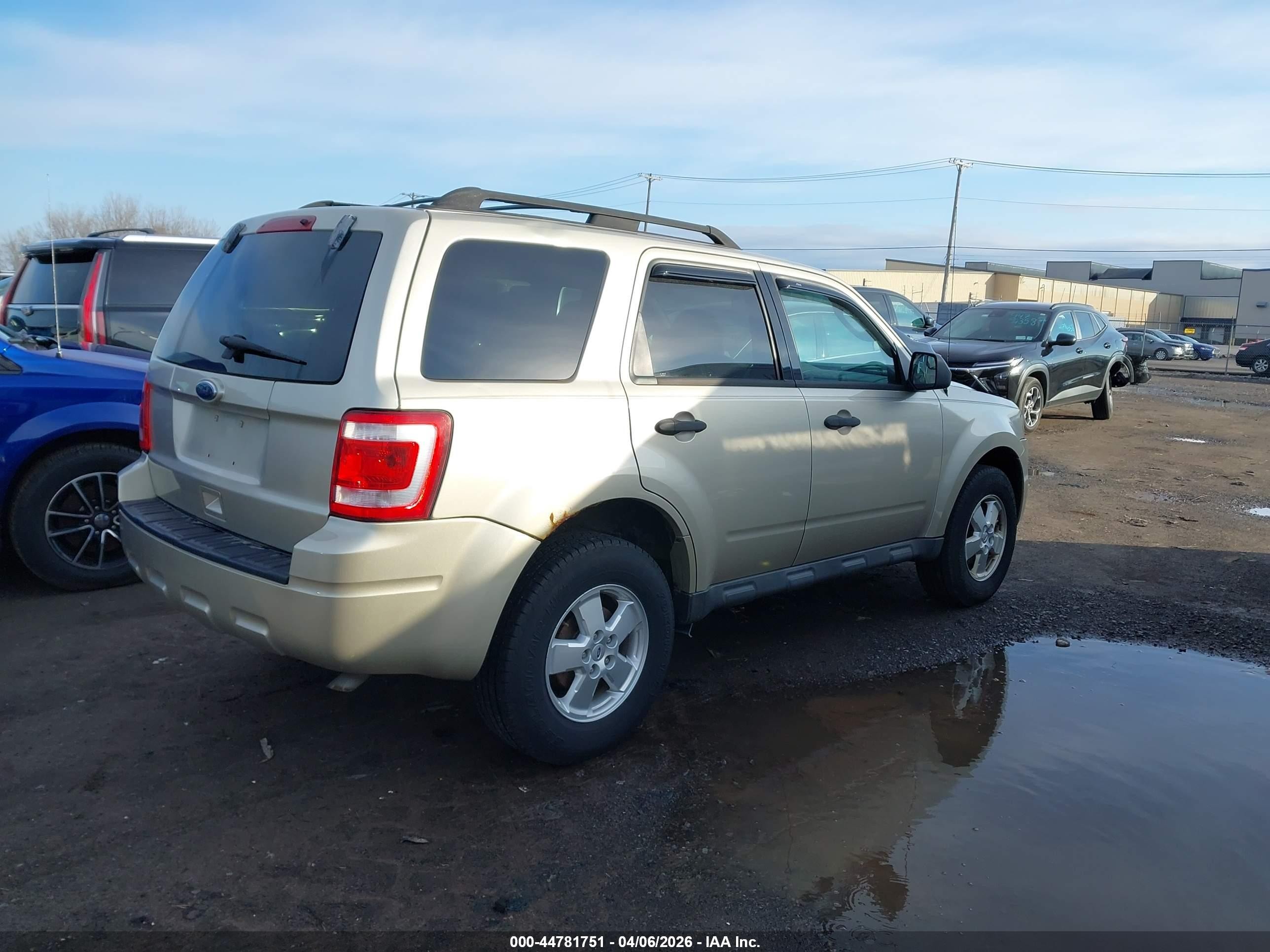 2011 Ford Escape Xlt Tan vin: 1FMCU0D72BKA03560