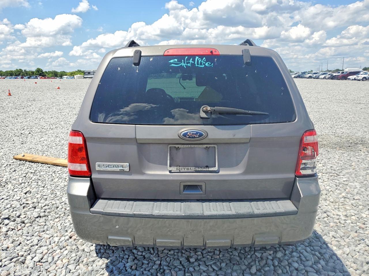 2011 Ford Escape Xlt Серый vin: 1FMCU0D72BKA55707