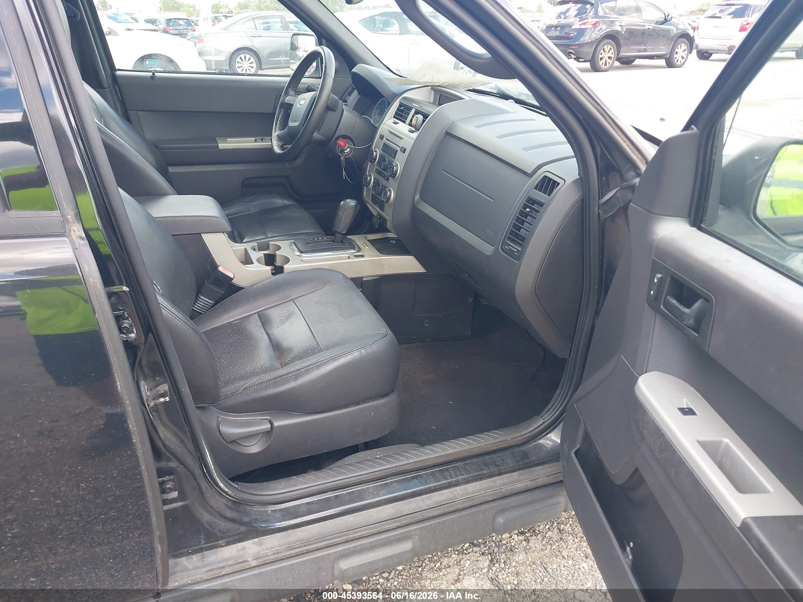 2011 Ford Escape Xlt Black vin: 1FMCU0D72BKB51594