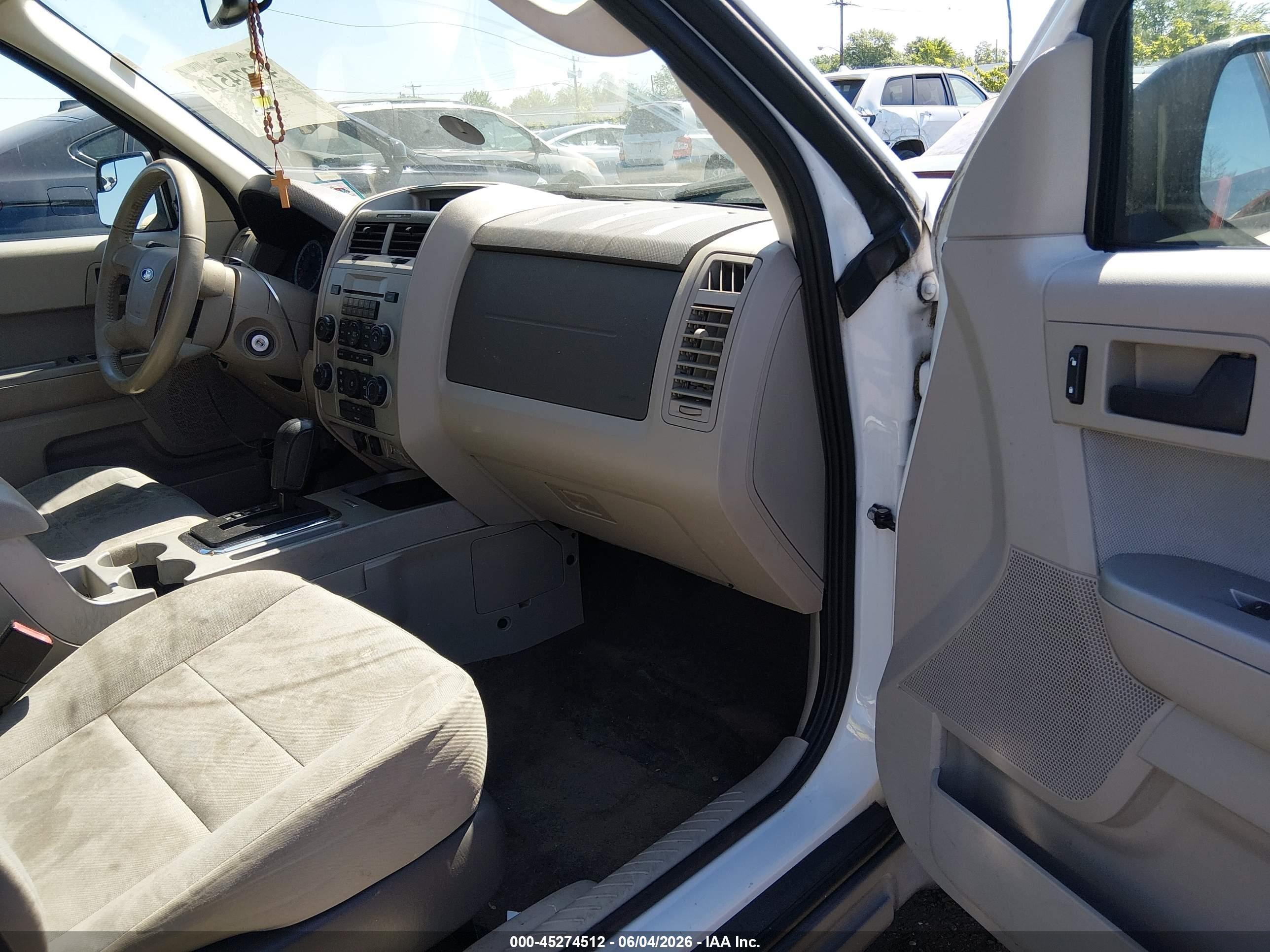 2011 Ford Escape Xlt Белый vin: 1FMCU0D72BKC65305