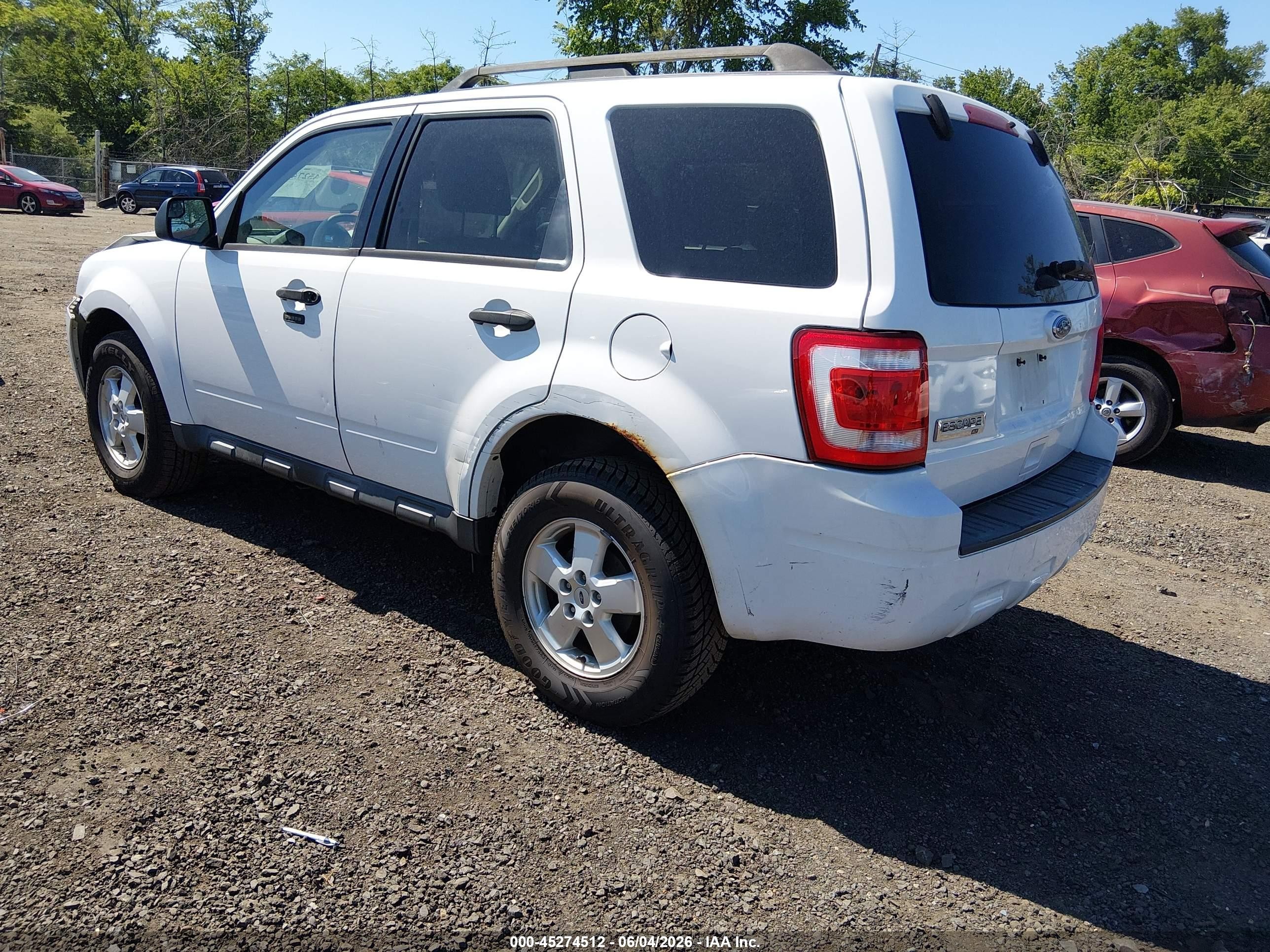2011 Ford Escape Xlt Белый vin: 1FMCU0D72BKC65305