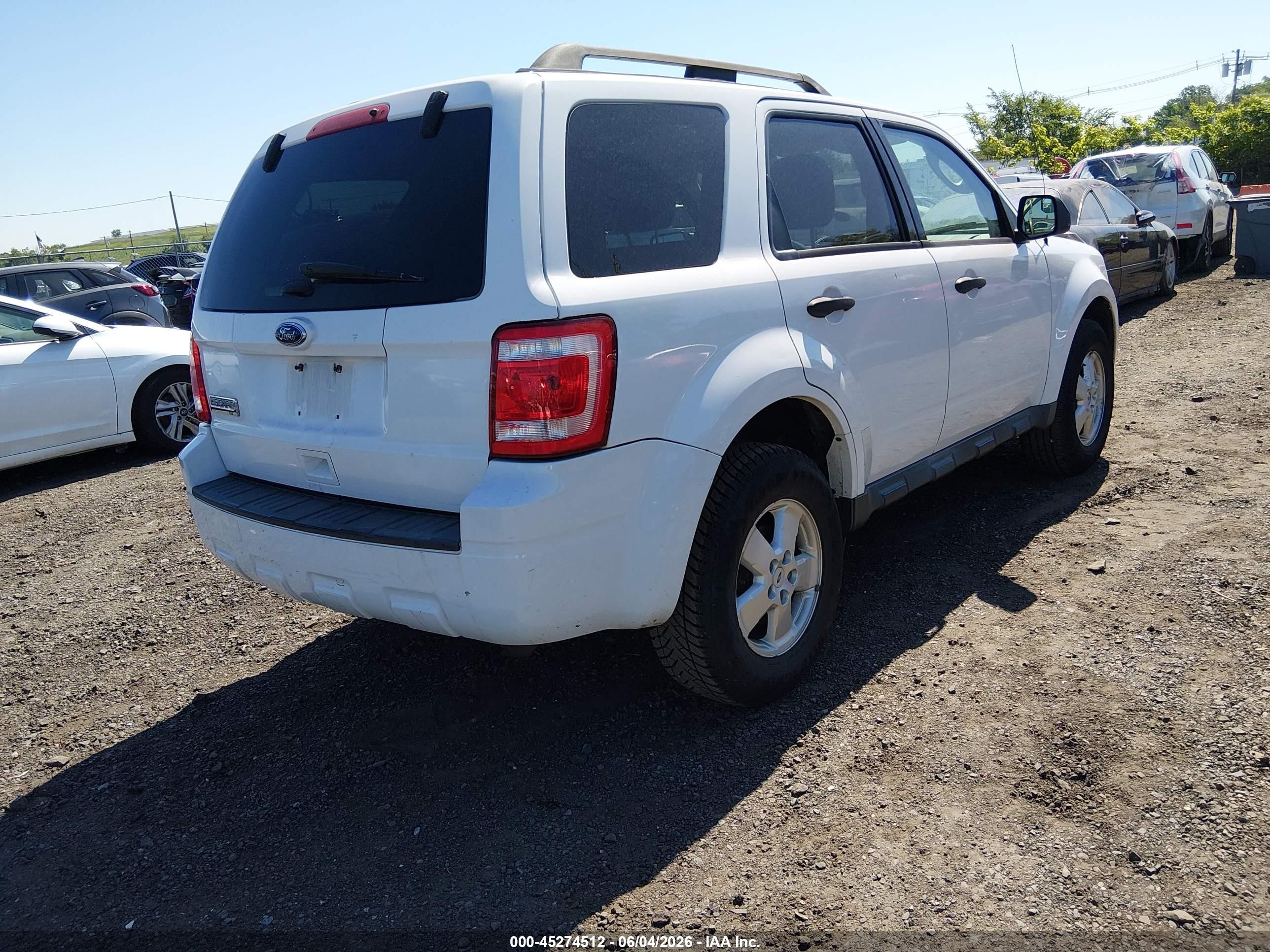 2011 Ford Escape Xlt Белый vin: 1FMCU0D72BKC65305