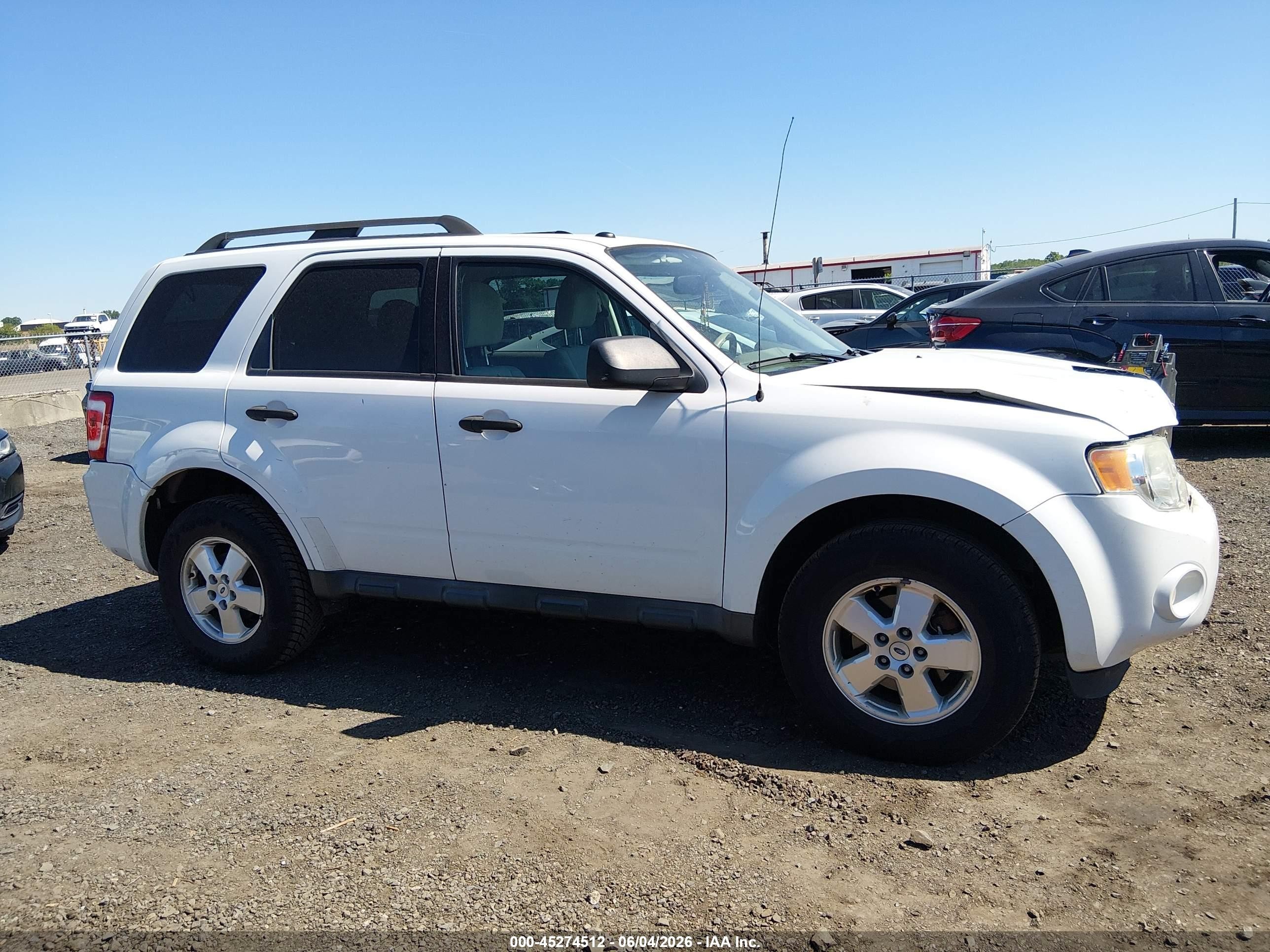 2011 Ford Escape Xlt Белый vin: 1FMCU0D72BKC65305
