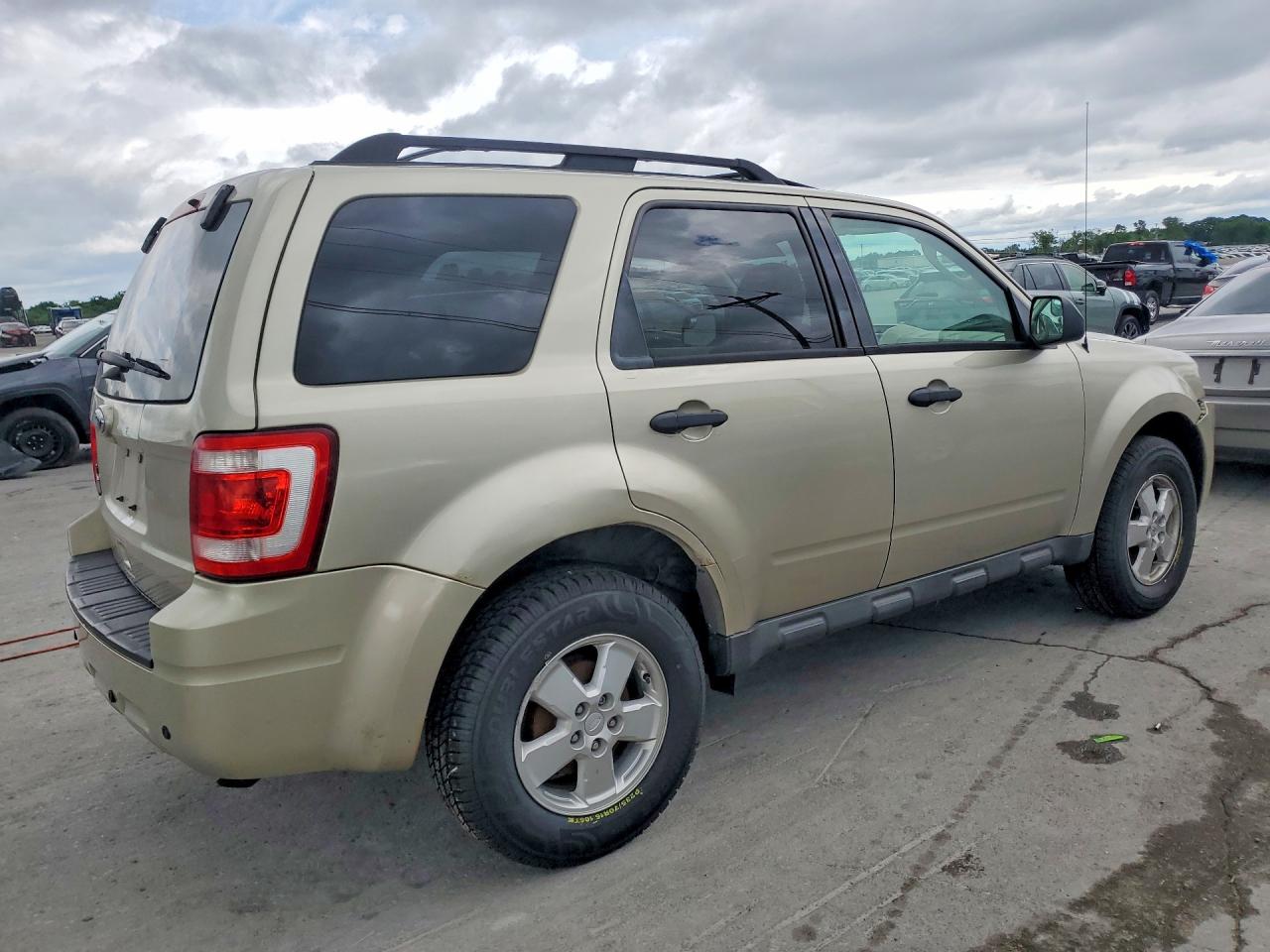 2012 Ford Escape Xlt Gold vin: 1FMCU0D72CKB35610