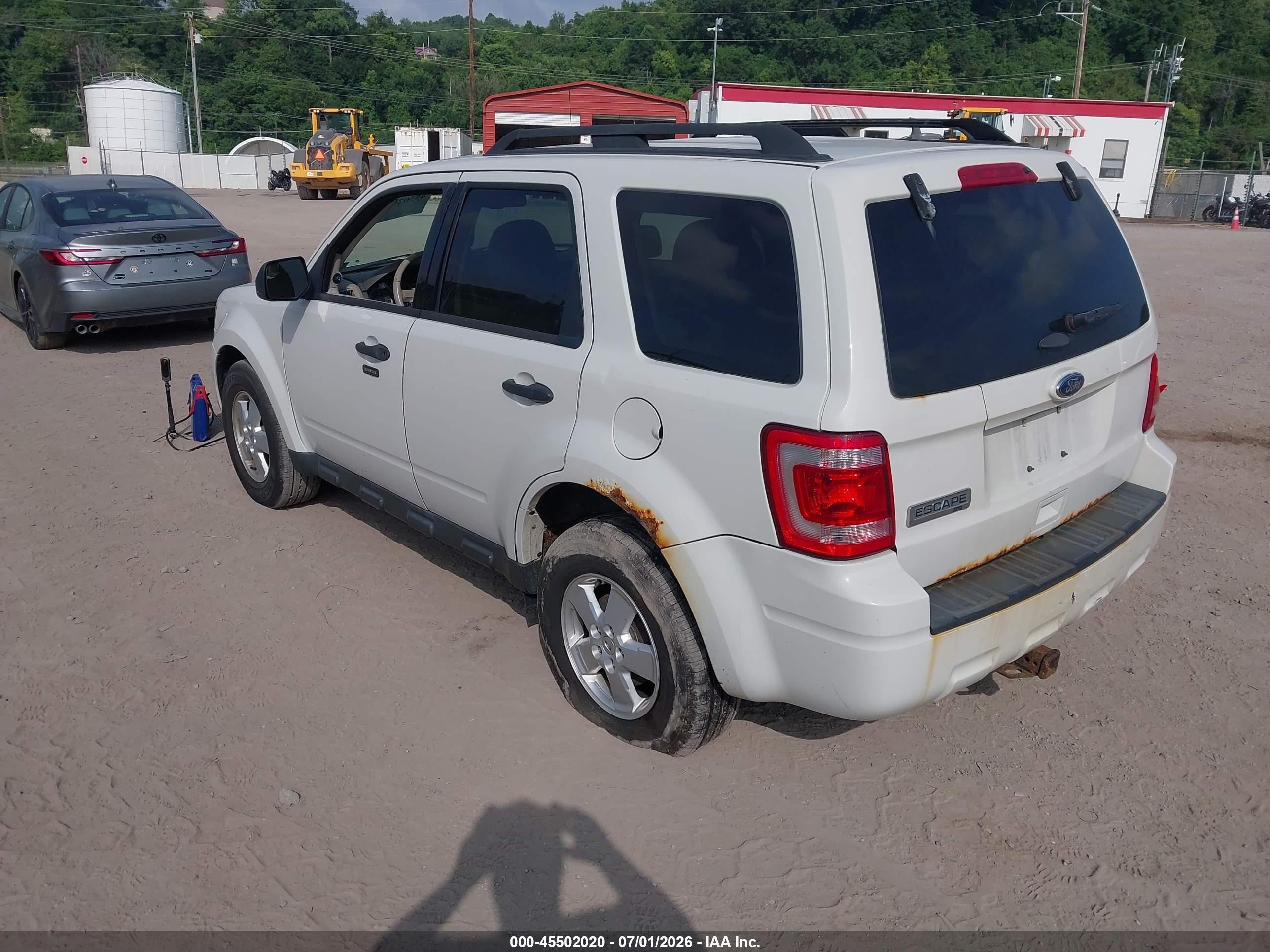 2012 Ford Escape Xlt White vin: 1FMCU0D72CKB49877