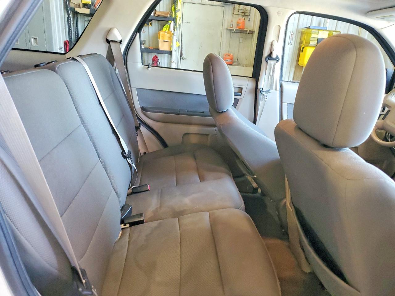2010 Ford Escape Xlt White vin: 1FMCU0D73AKA33245