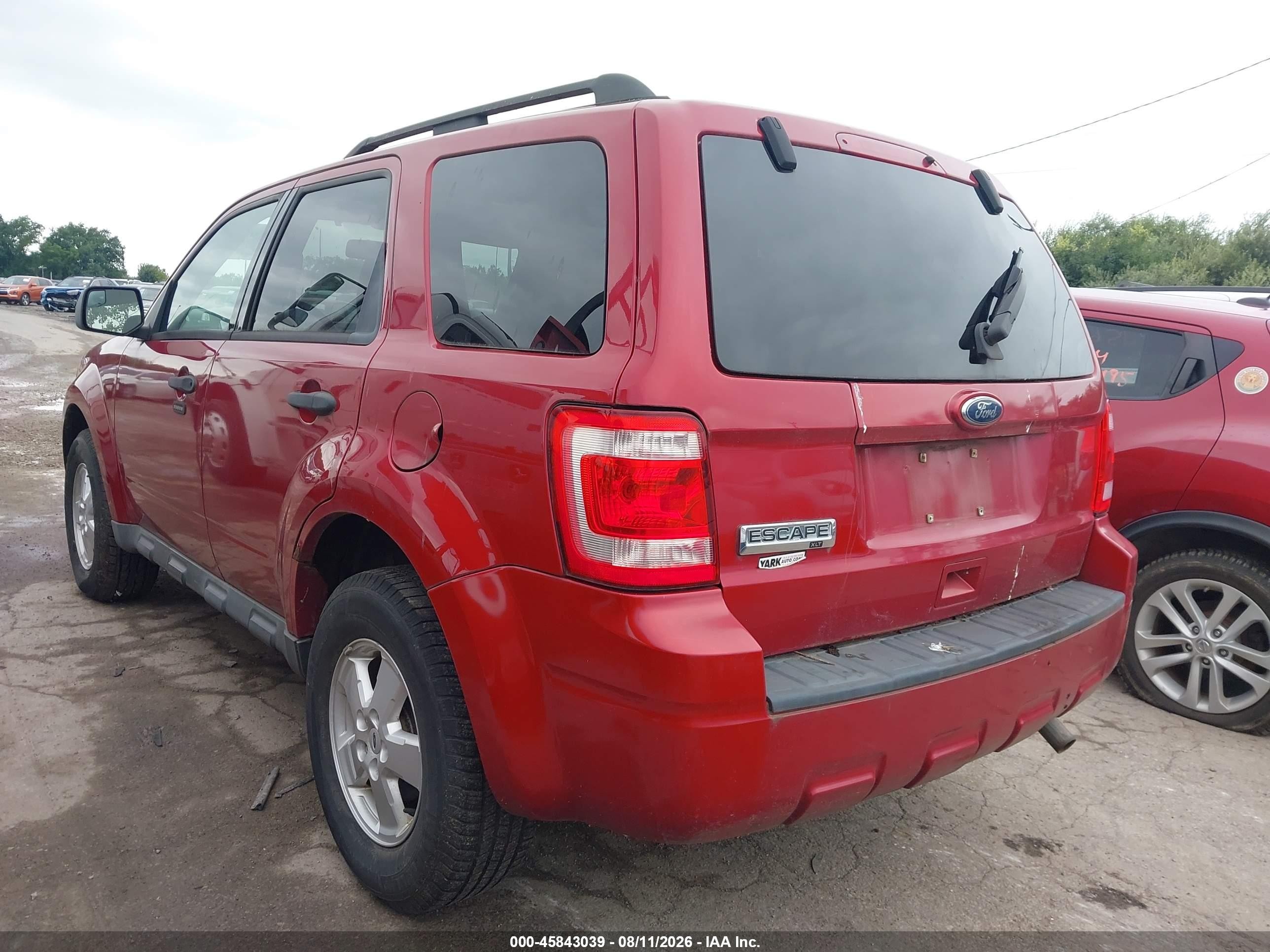 2010 Ford Escape Xlt Red vin: 1FMCU0D73AKA42138