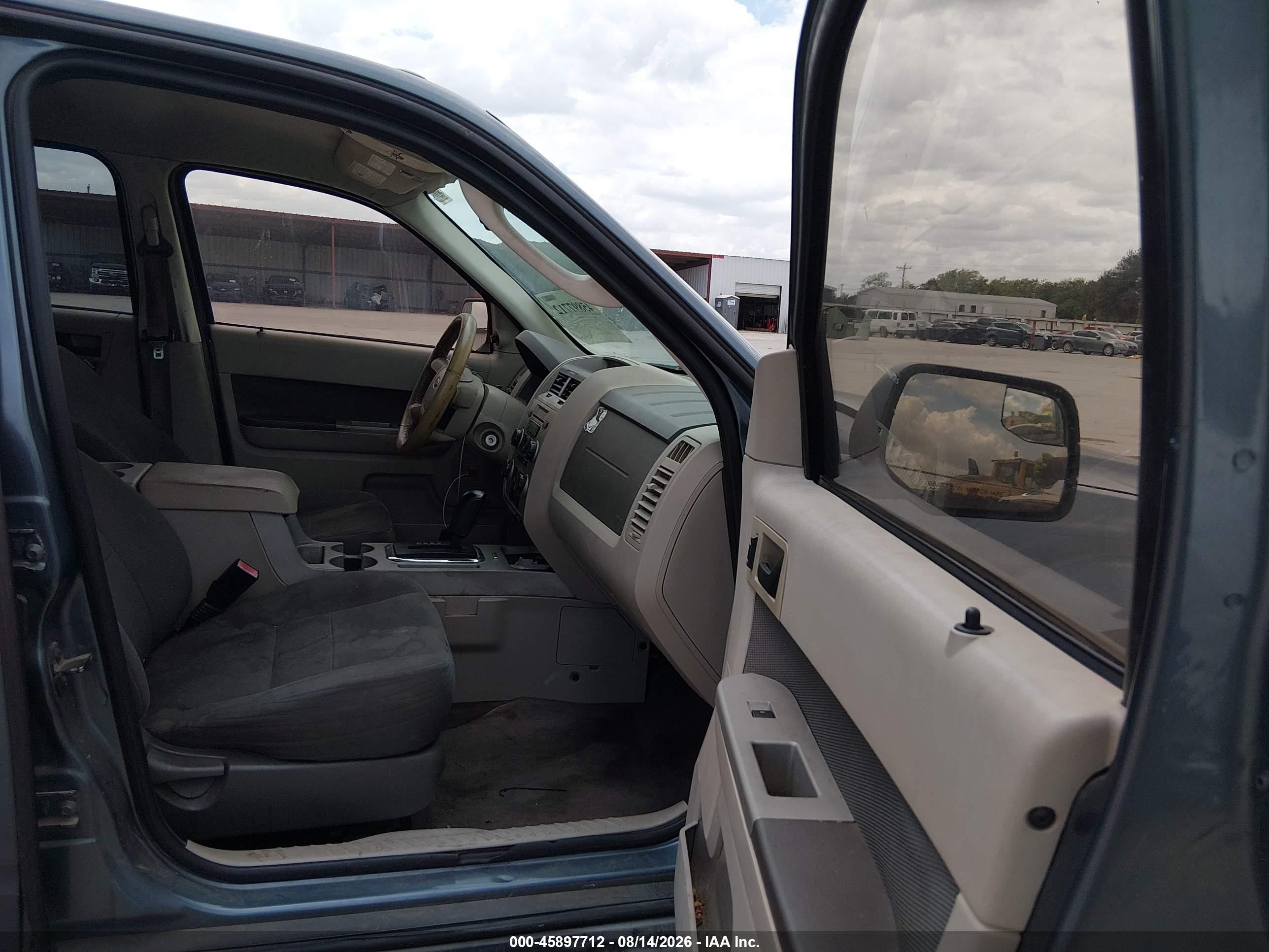 2010 Ford Escape Xlt Blue vin: 1FMCU0D73AKB01043