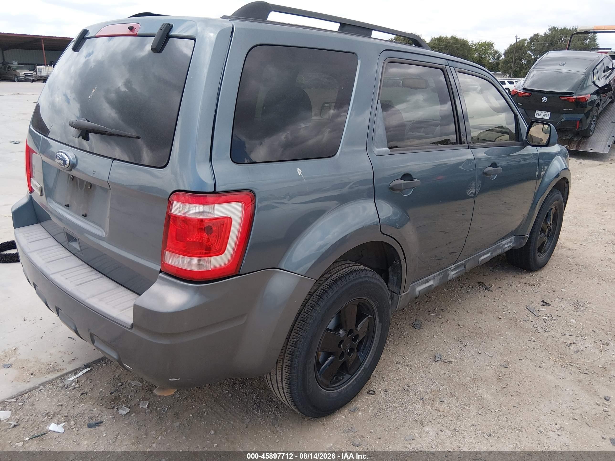 2010 Ford Escape Xlt Blue vin: 1FMCU0D73AKB01043