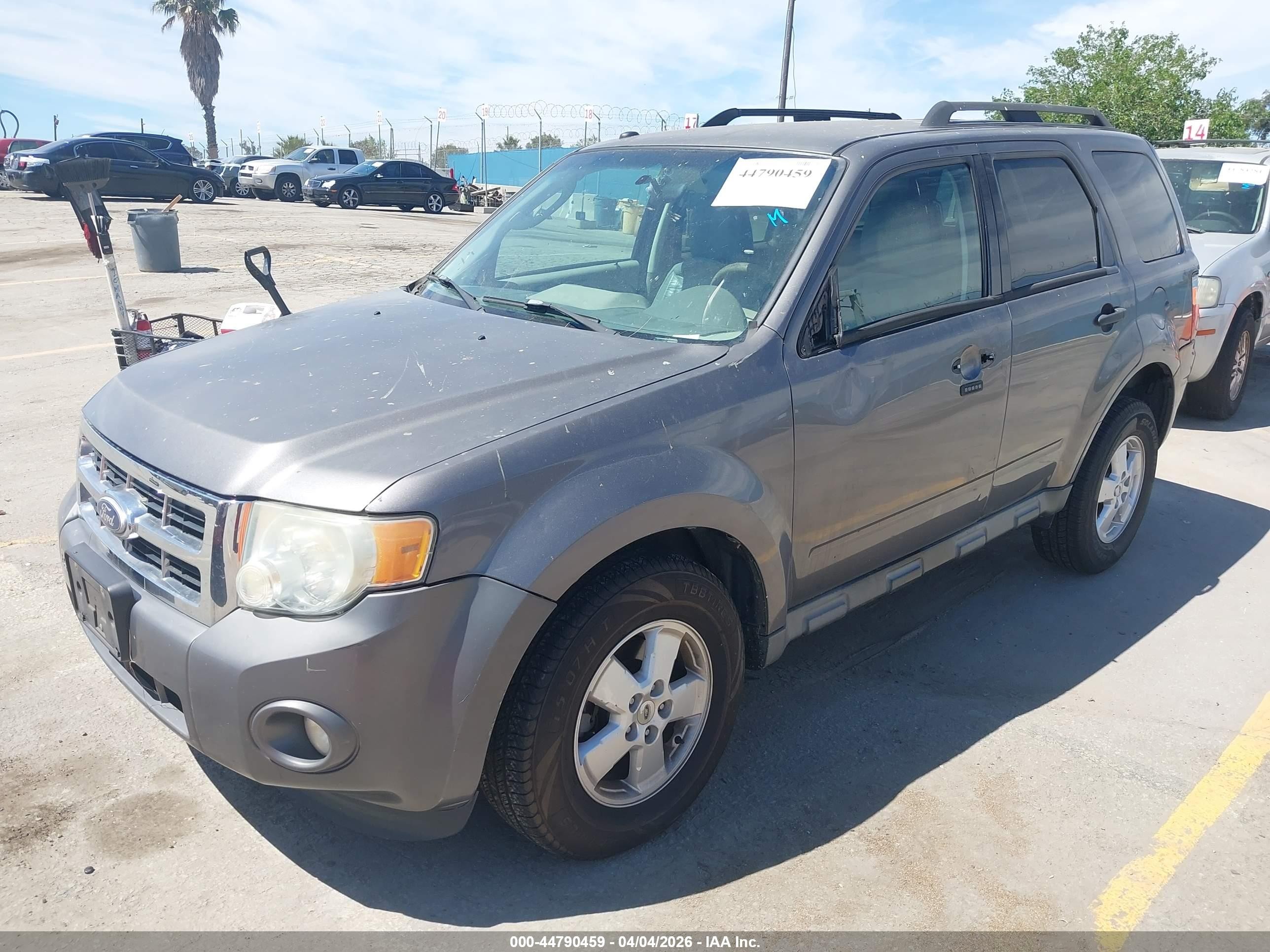2010 Ford Escape Xlt Gray vin: 1FMCU0D73AKC59172