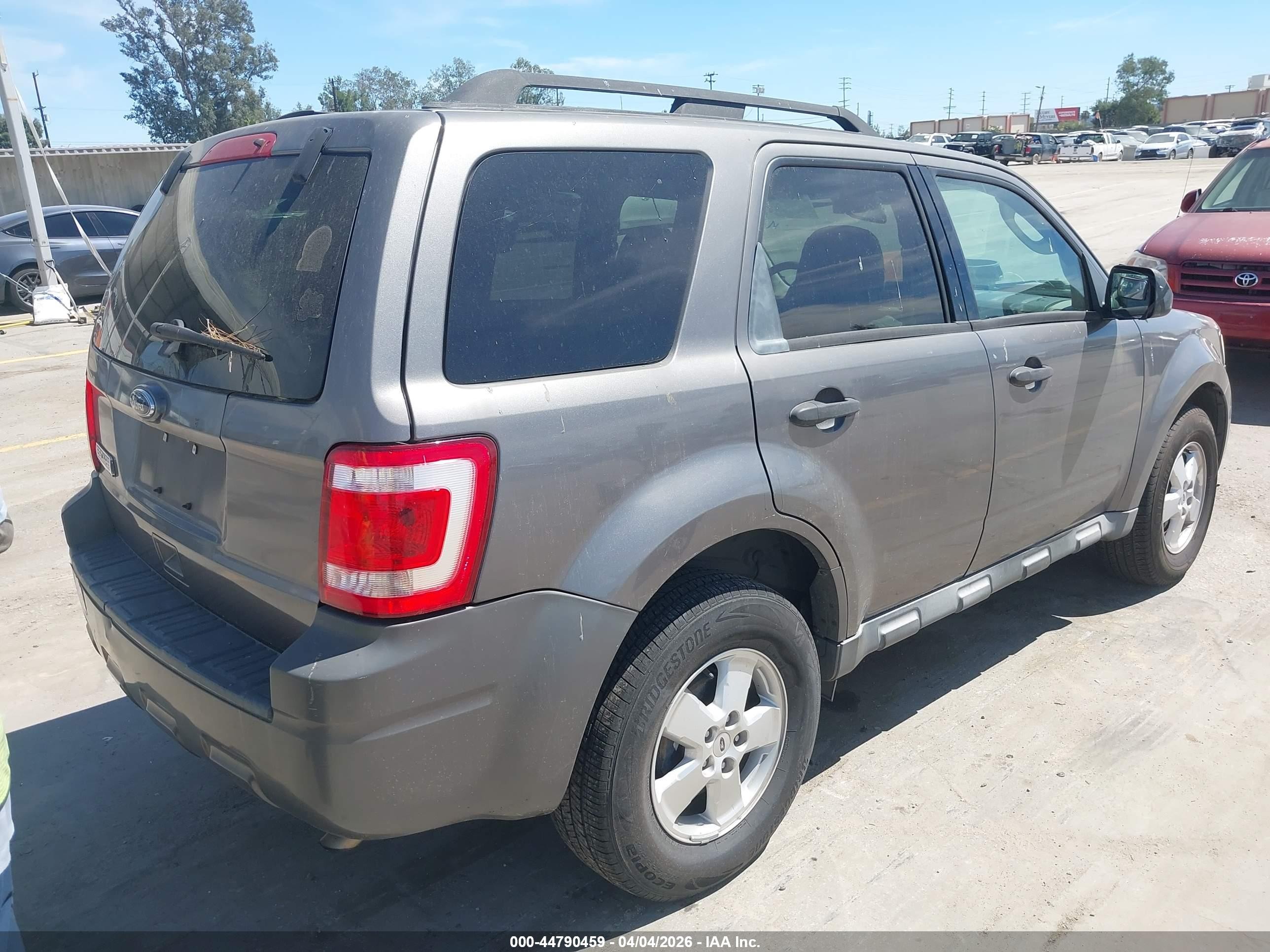 2010 Ford Escape Xlt Gray vin: 1FMCU0D73AKC59172