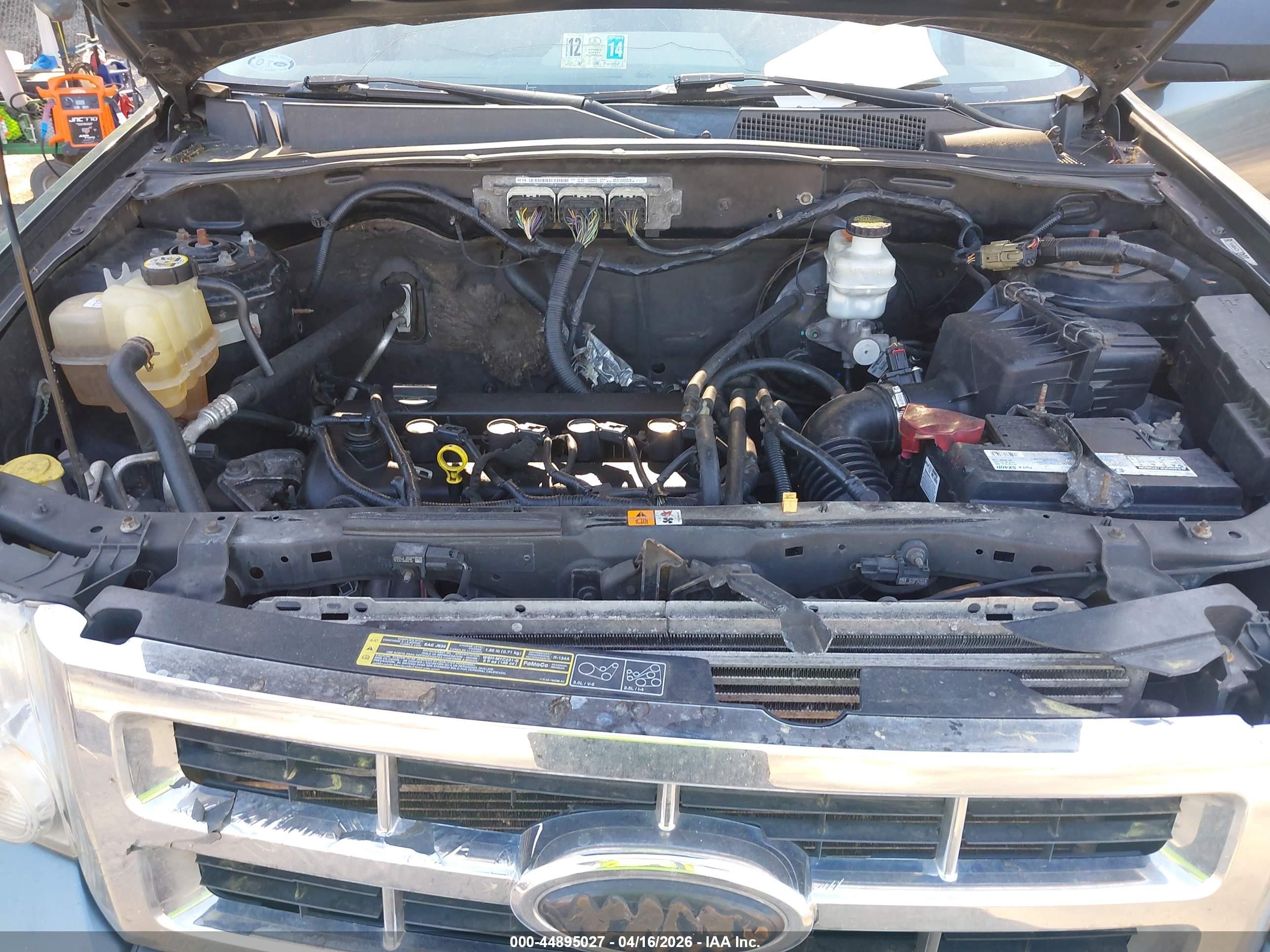 2010 Ford Escape Xlt Light Blue vin: 1FMCU0D73AKC82127