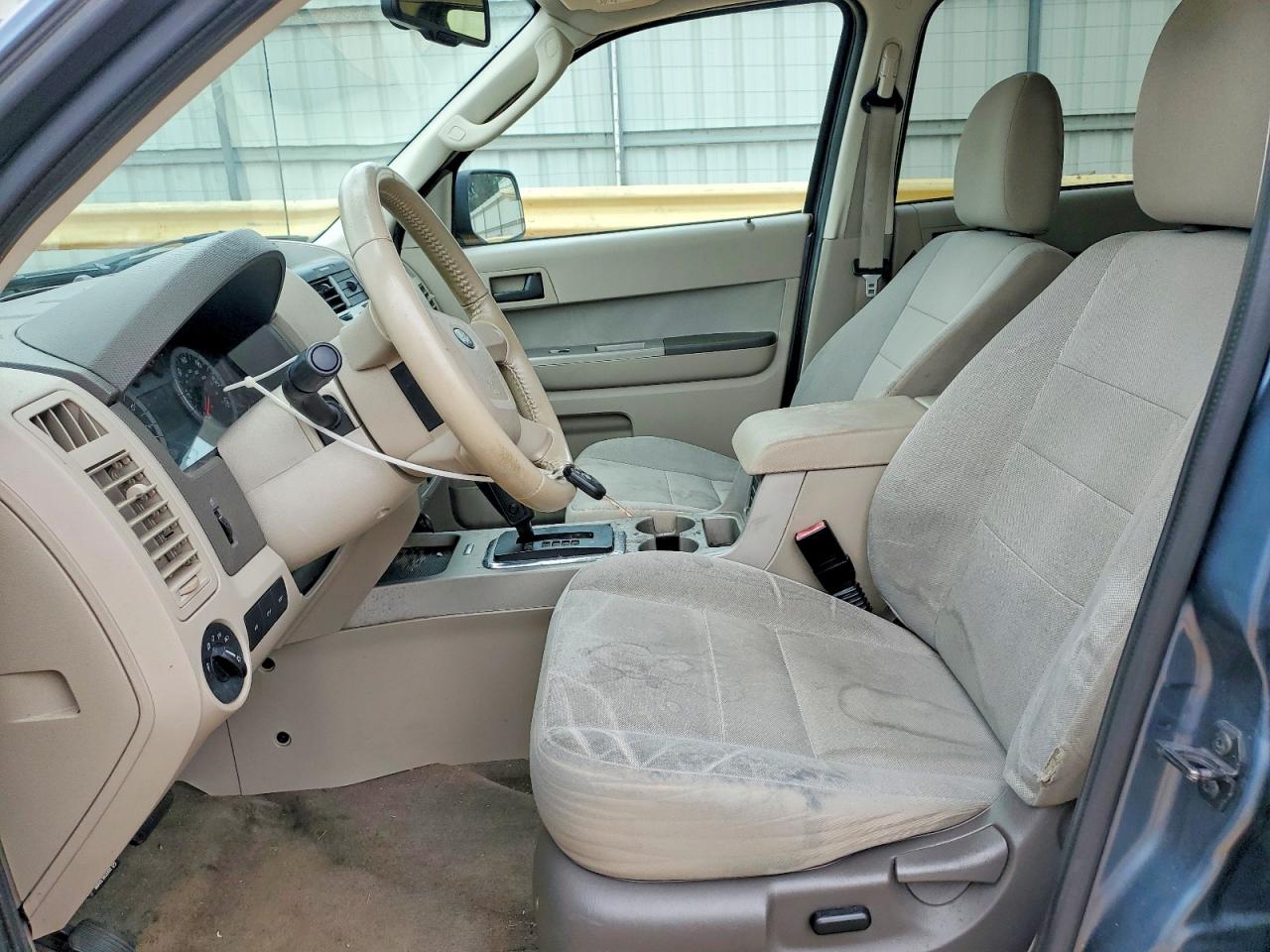 2010 Ford Escape Xlt Серый vin: 1FMCU0D73AKD24618