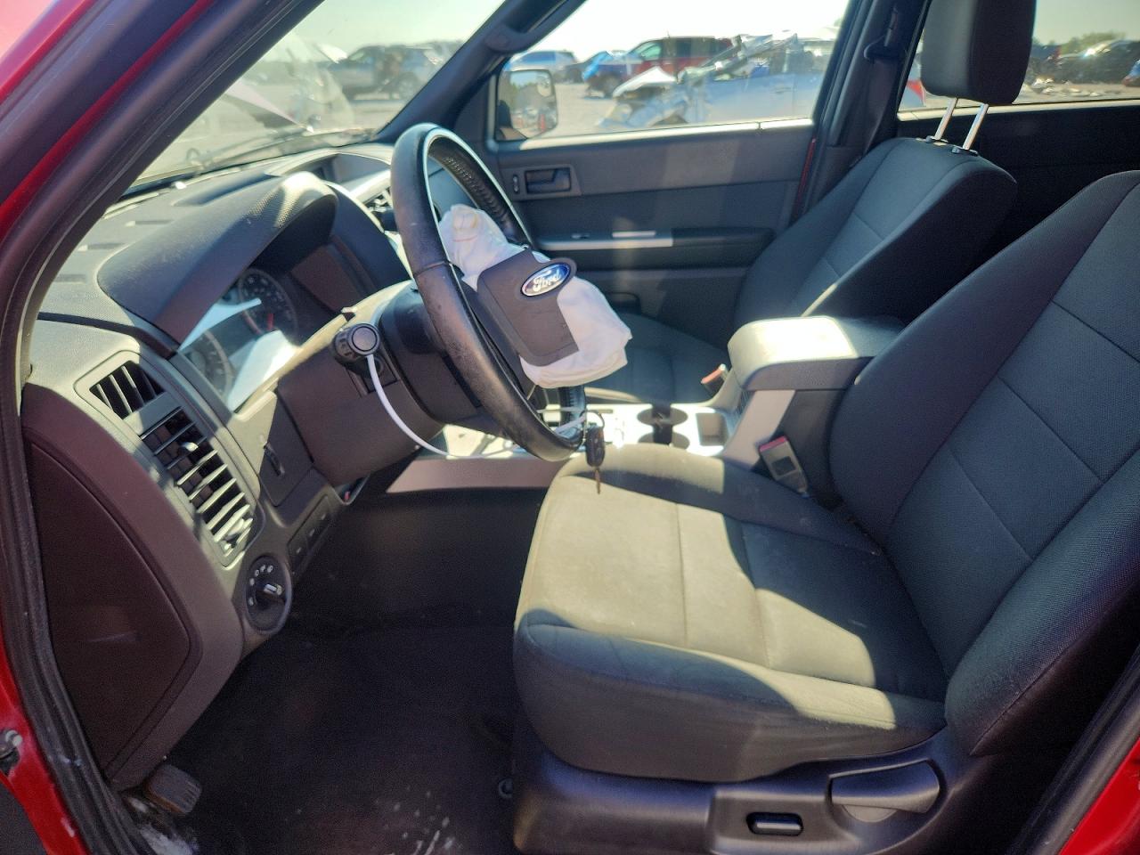 2010 Ford Escape Xlt Red vin: 1FMCU0D73AKD38941