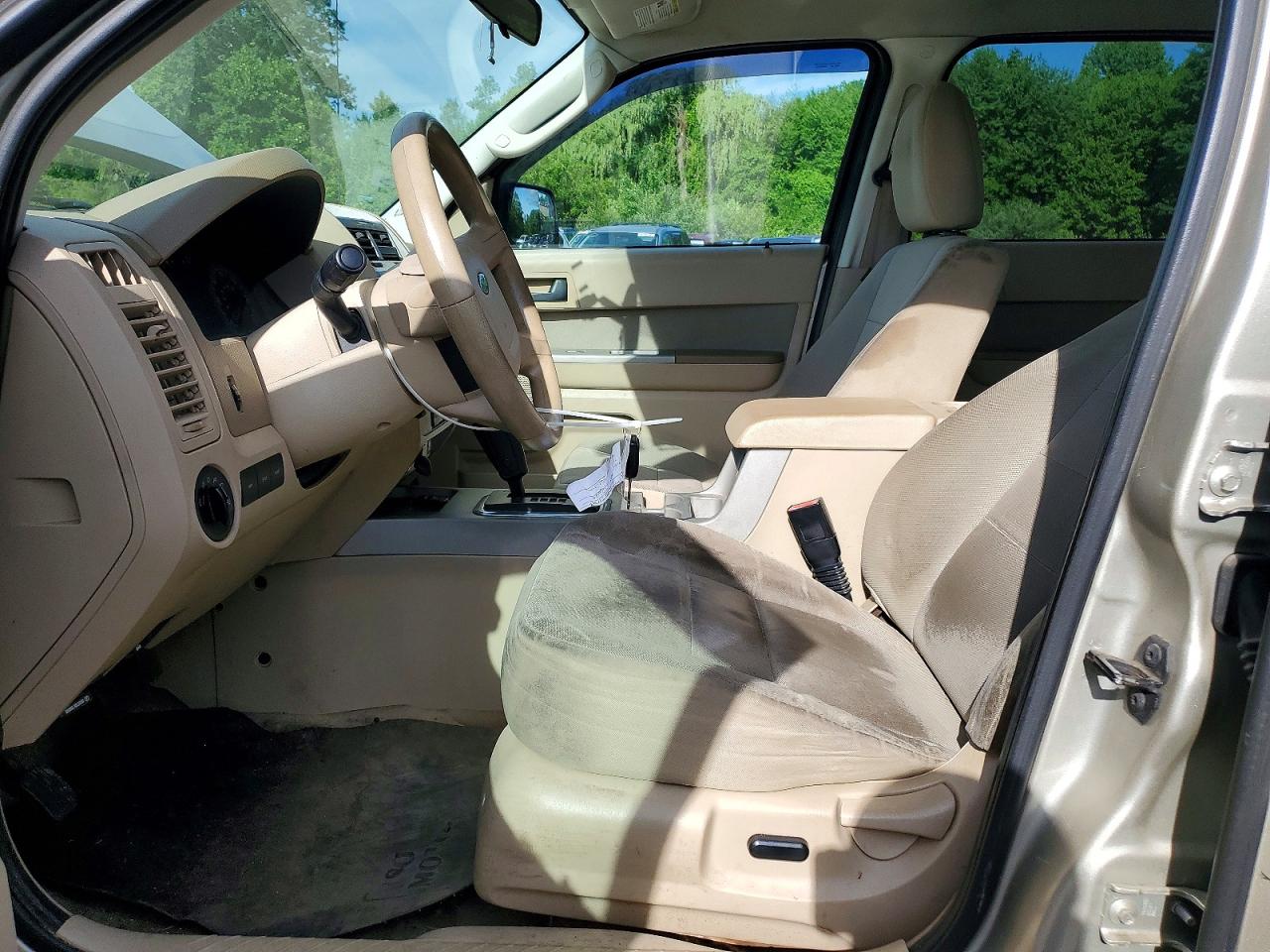 2011 Ford Escape Tan vin: 1FMCU0D73BKA01008