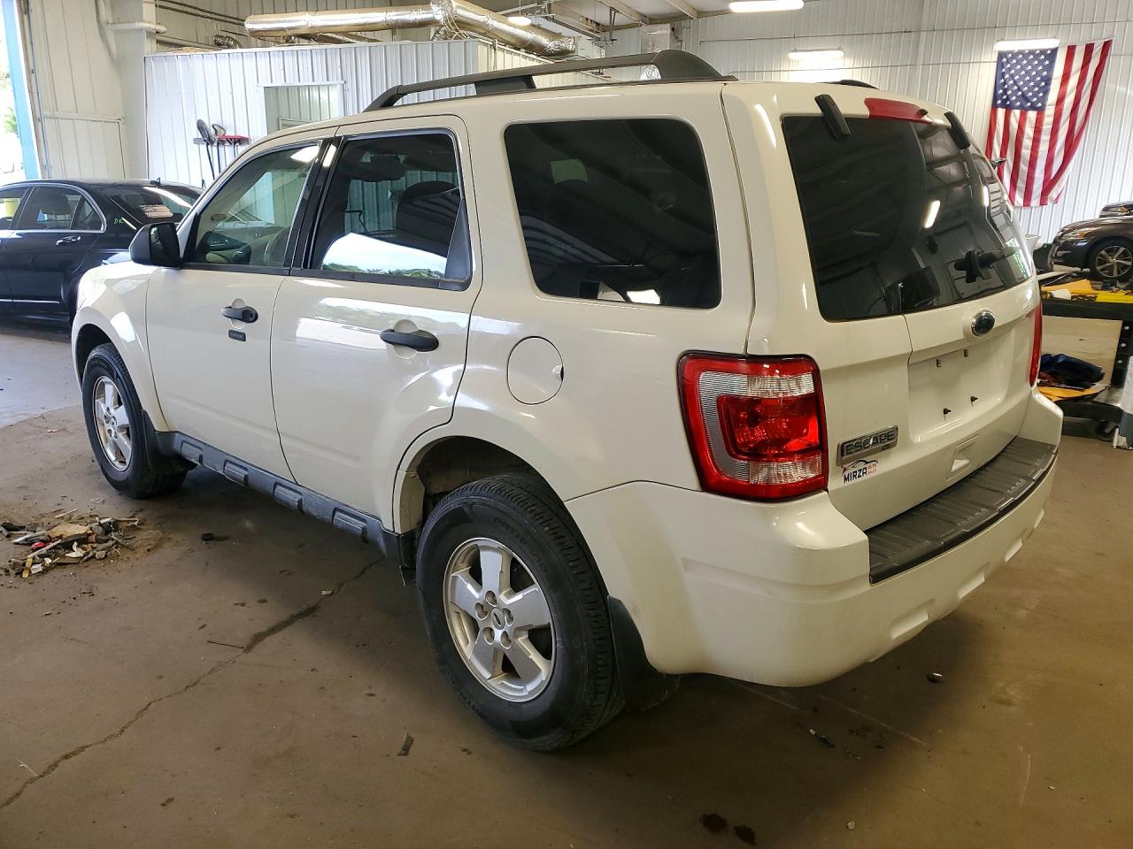 2011 Ford Escape Xlt White vin: 1FMCU0D73BKA37071