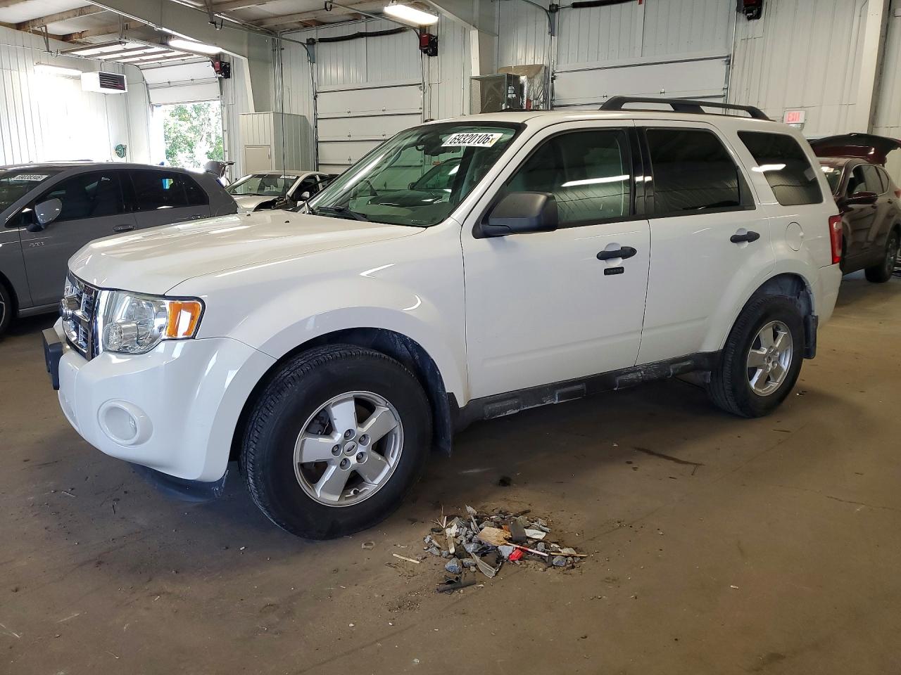 2011 Ford Escape Xlt White vin: 1FMCU0D73BKA37071