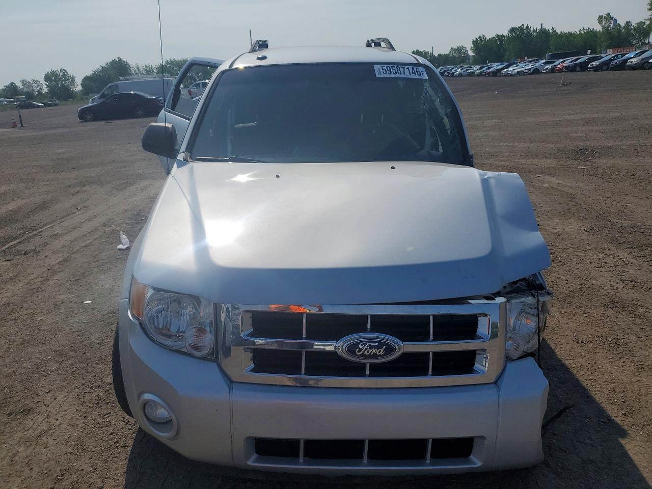 2011 Ford Escape Xlt Серебряный vin: 1FMCU0D73BKB39843